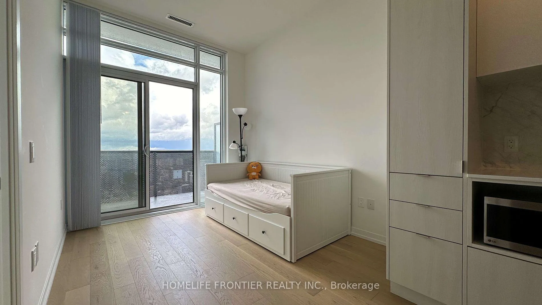 Photo 3 of Unit Ph102, 138 Downes Street, Toronto, Waterfront Communities — HOMEH