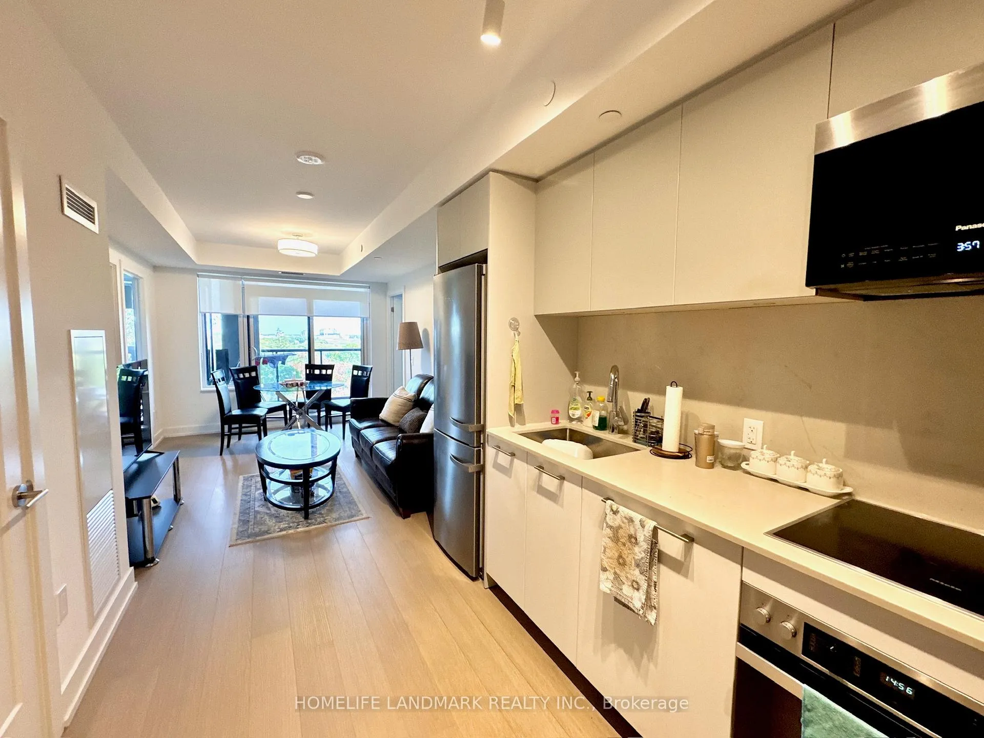Photo 2 of Unit 921, 8 Cedarland Drive, Markham, Unionville — HOMEH