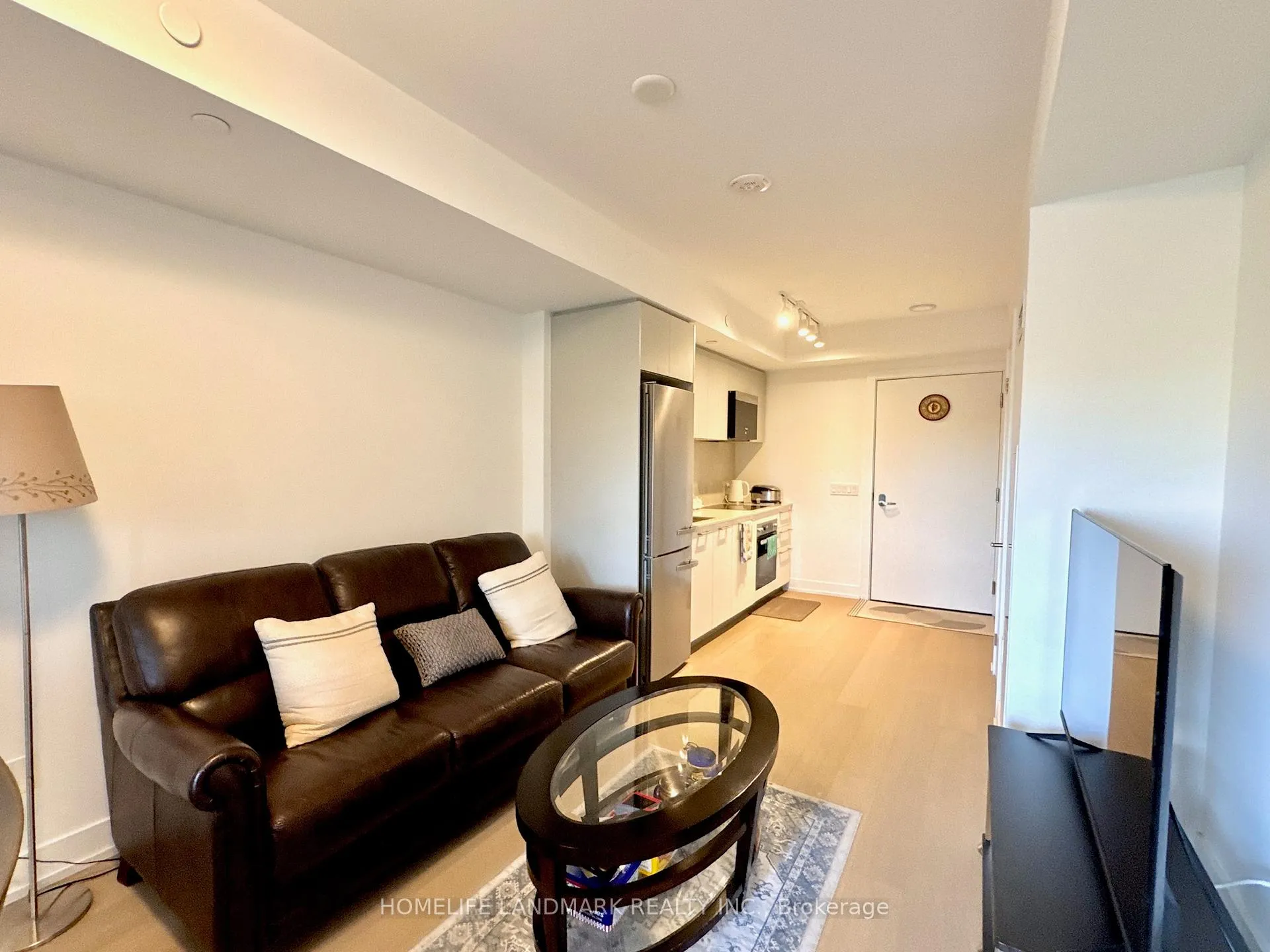 Photo 8 of Unit 921, 8 Cedarland Drive, Markham, Unionville — HOMEH