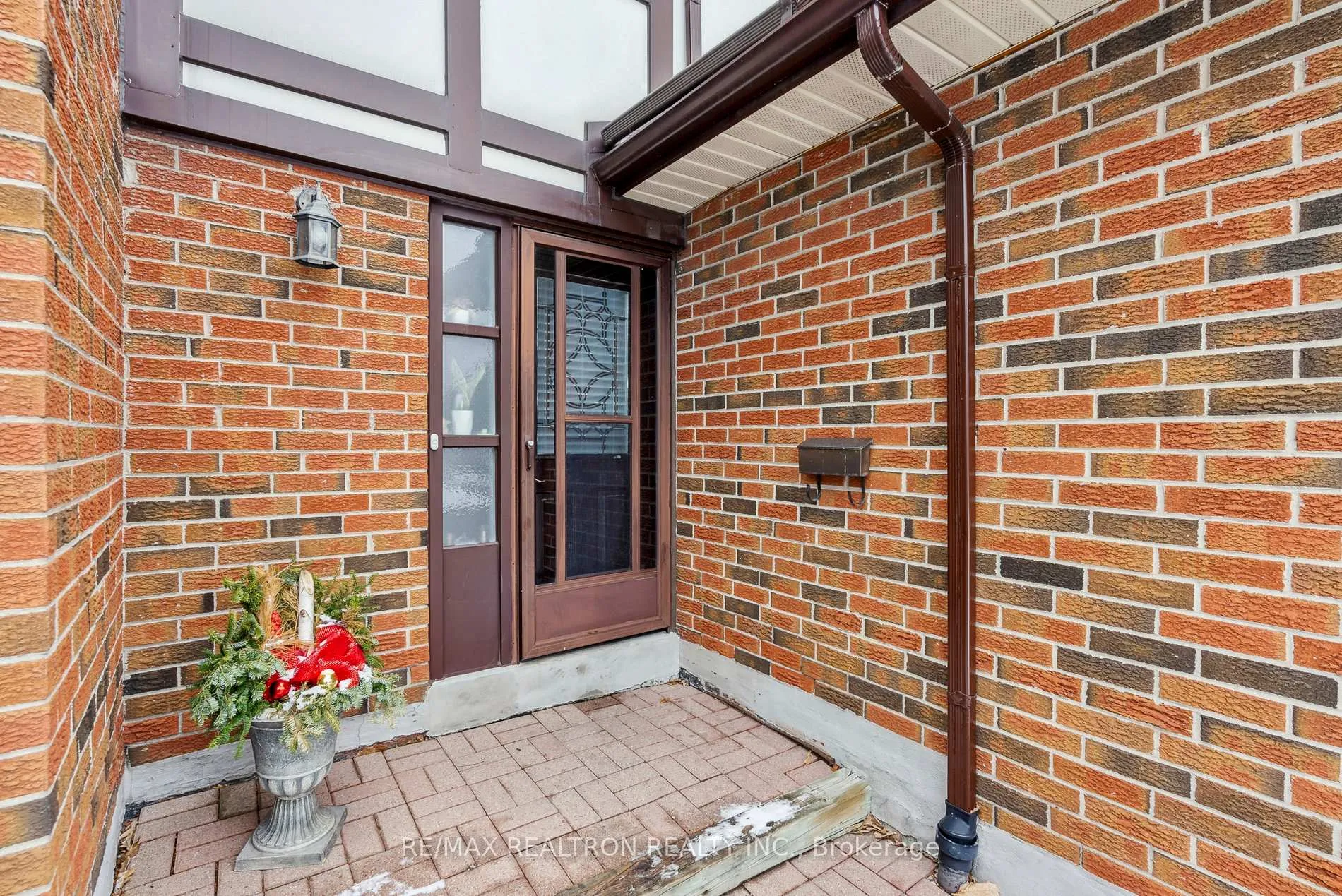 Photo 3 of 29 Harris Way, Markham, Aileen-Willowbrook — HOMEH