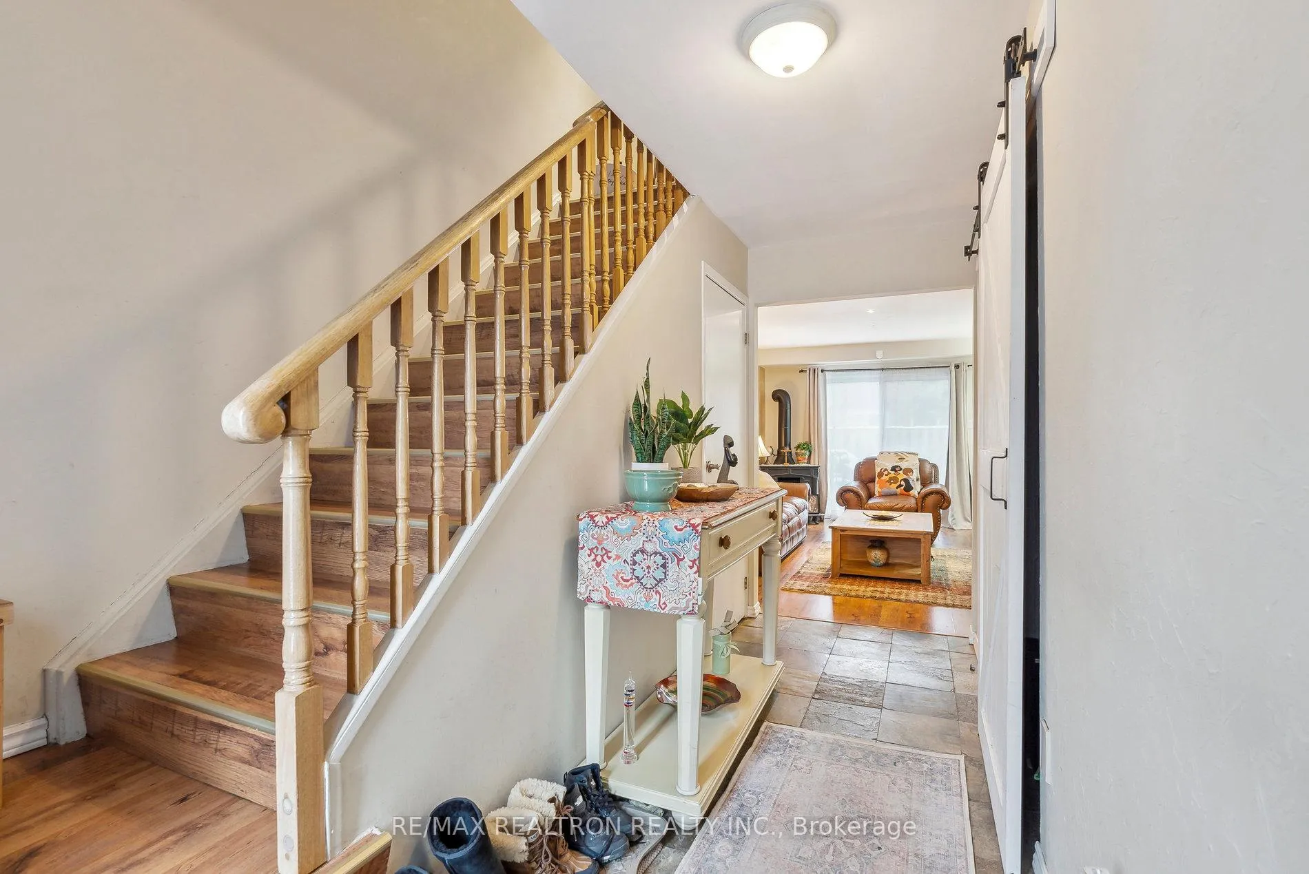 Photo 4 of 29 Harris Way, Markham, Aileen-Willowbrook — HOMEH
