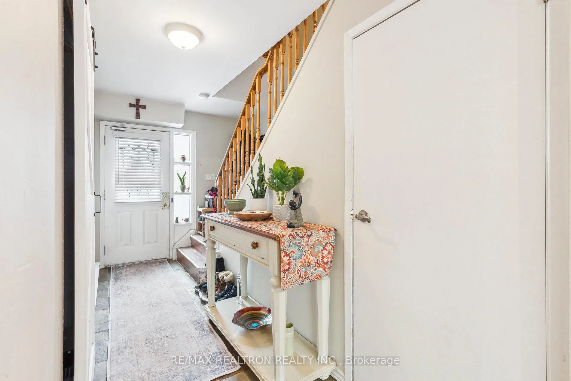 Photo 5 of 29 Harris Way, Markham, Aileen-Willowbrook — HOMEH
