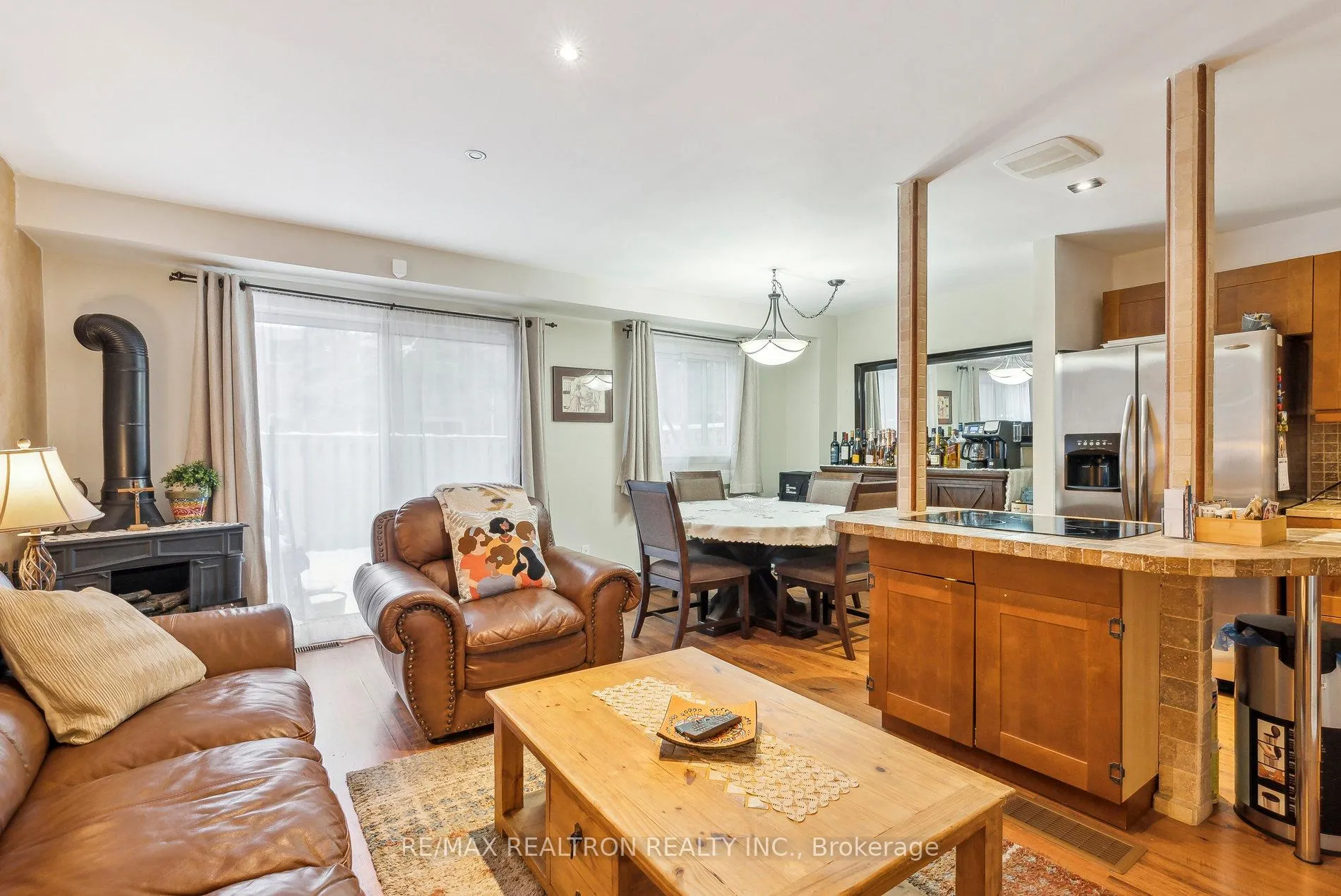 Photo 8 of 29 Harris Way, Markham, Aileen-Willowbrook — HOMEH