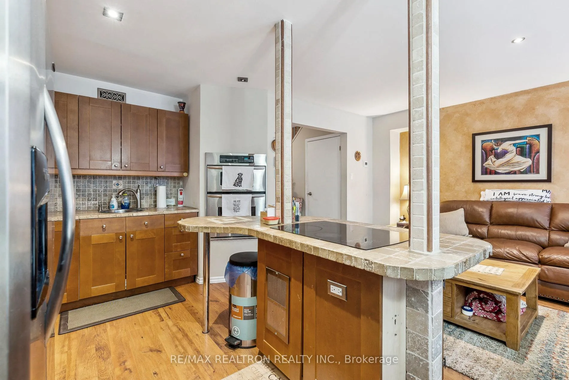 Photo 11 of 29 Harris Way, Markham, Aileen-Willowbrook — HOMEH