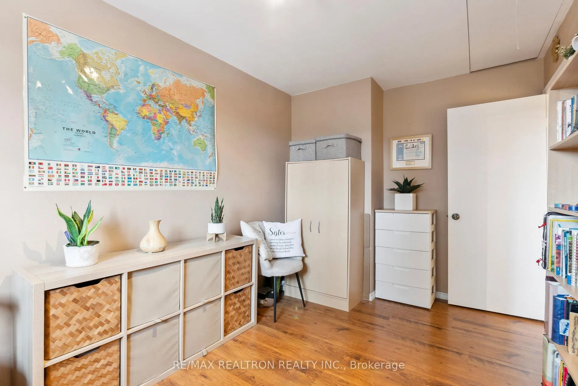 Photo 17 of 29 Harris Way, Markham, Aileen-Willowbrook — HOMEH