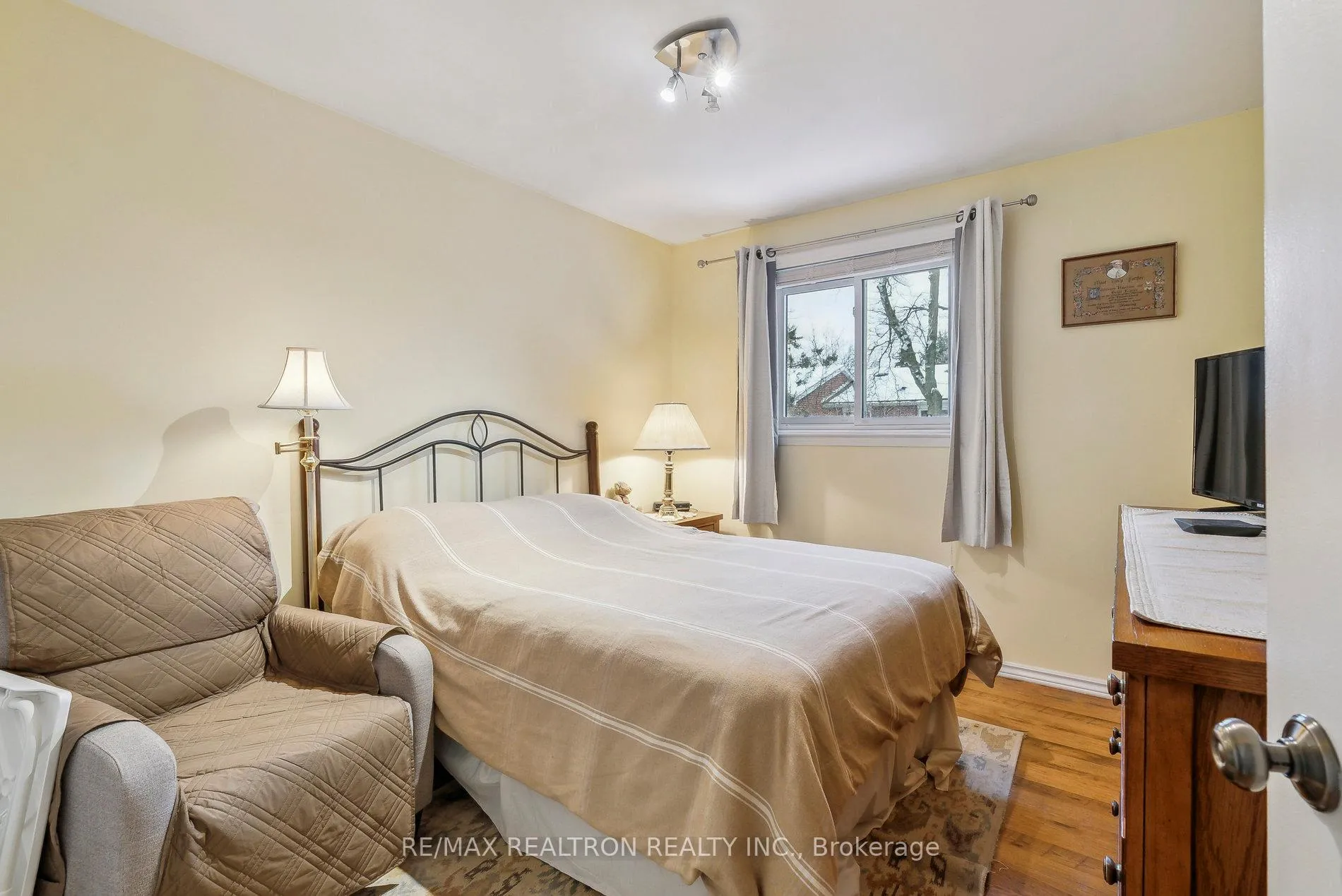 Photo 20 of 29 Harris Way, Markham, Aileen-Willowbrook — HOMEH