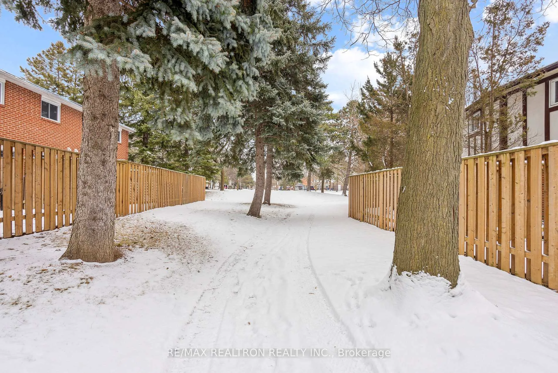 Photo 30 of 29 Harris Way, Markham, Aileen-Willowbrook — HOMEH
