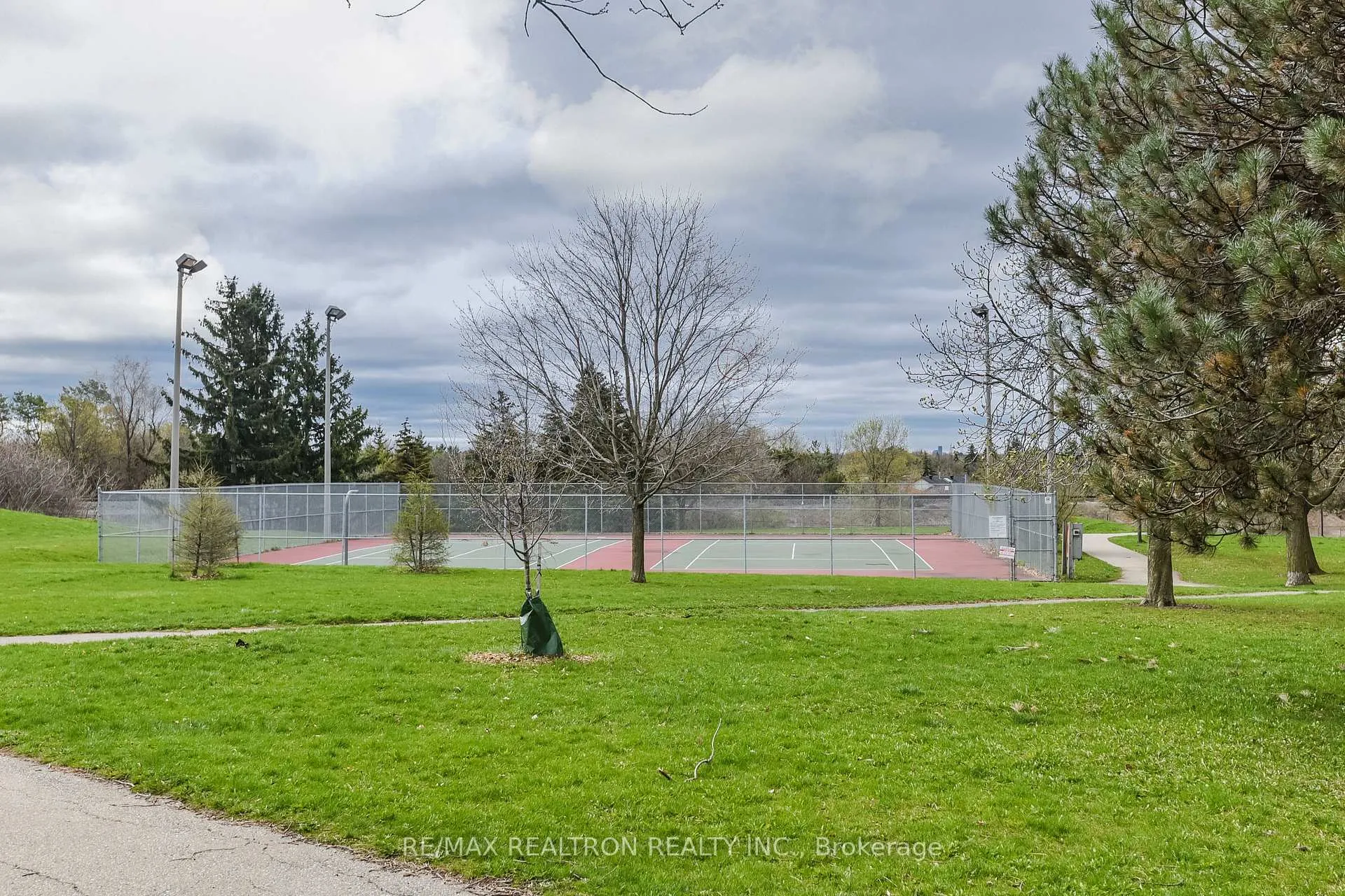 Photo 32 of 29 Harris Way, Markham, Aileen-Willowbrook — HOMEH