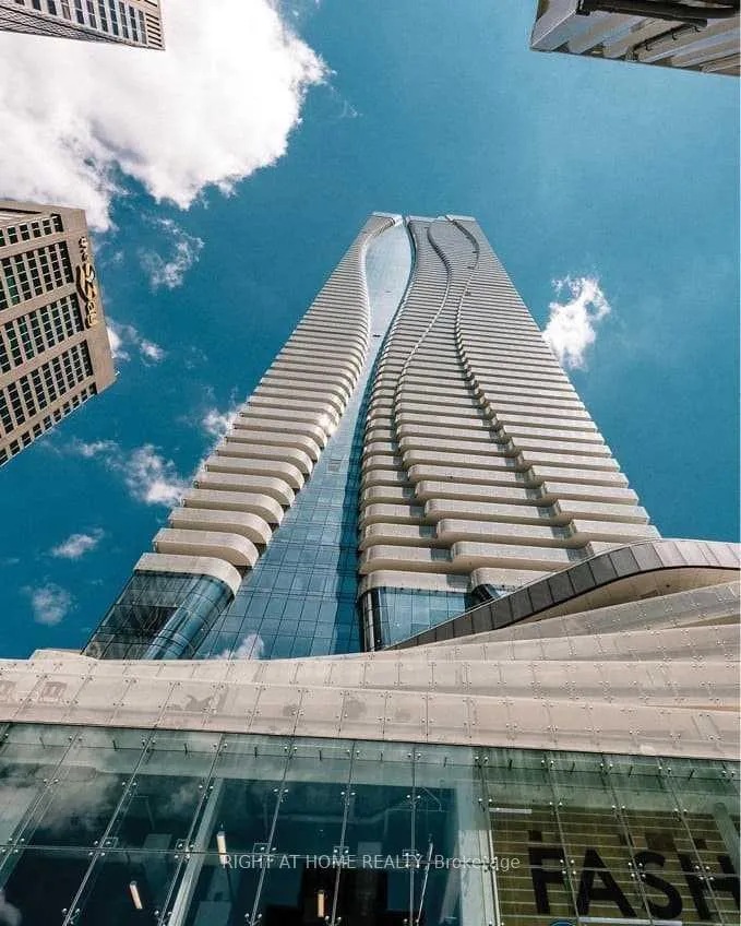 Front of Unit 2703, 1 Bloor Street E