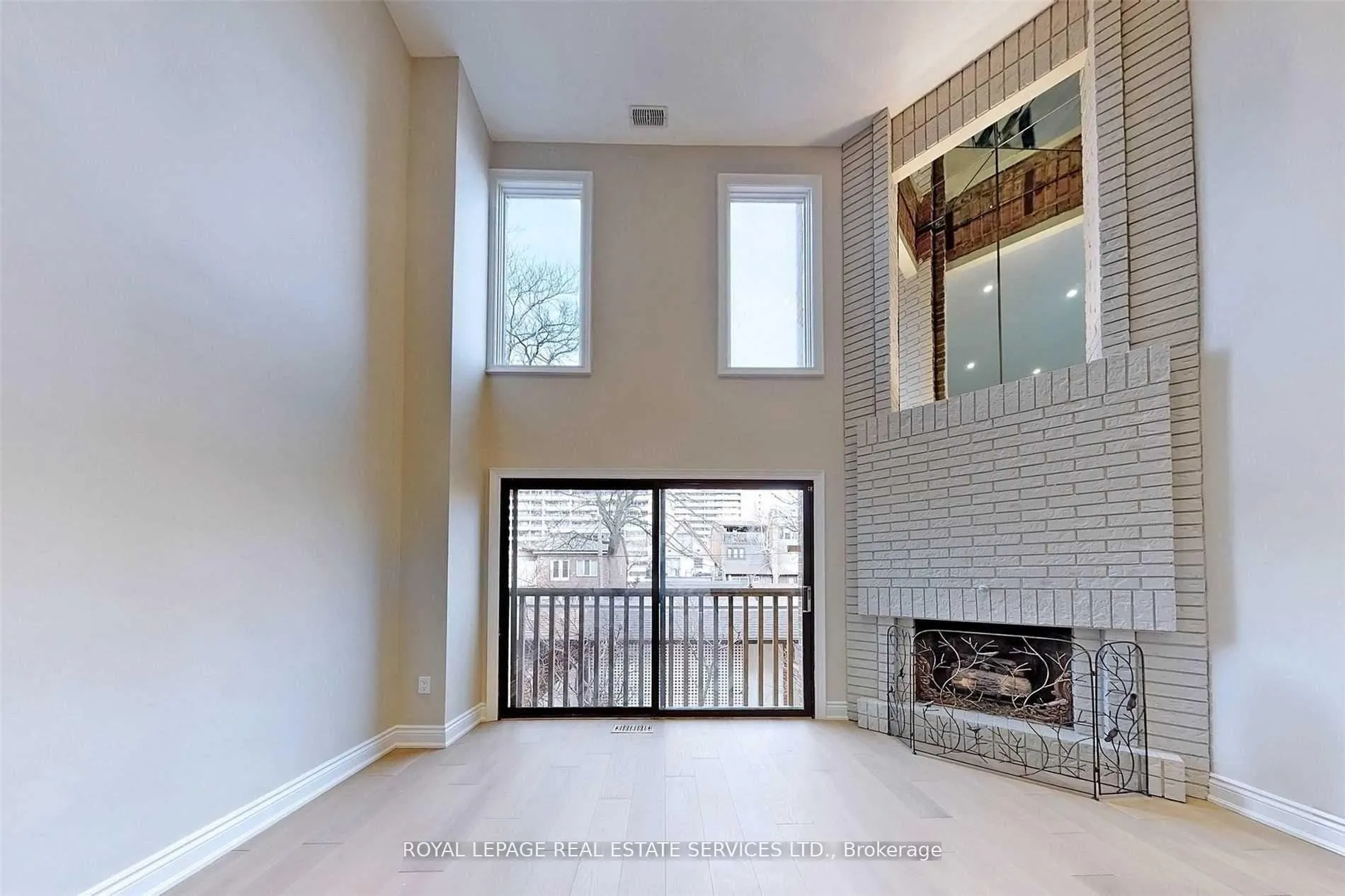 Photo 3 of 26A Dundonald Street, Toronto, Church-Yonge Corridor — HOMEH