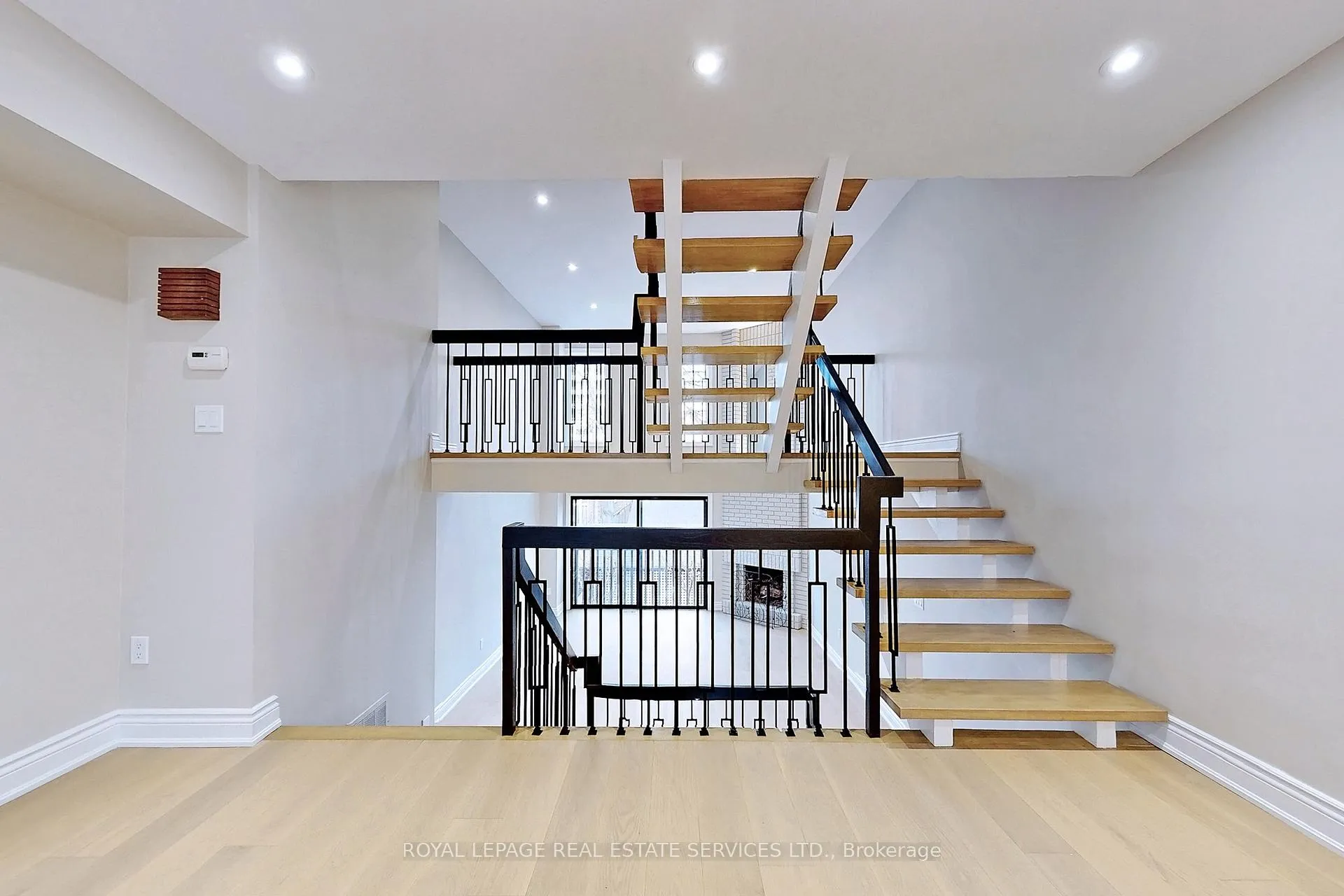 Photo 27 of 26A Dundonald Street, Toronto, Church-Yonge Corridor — HOMEH