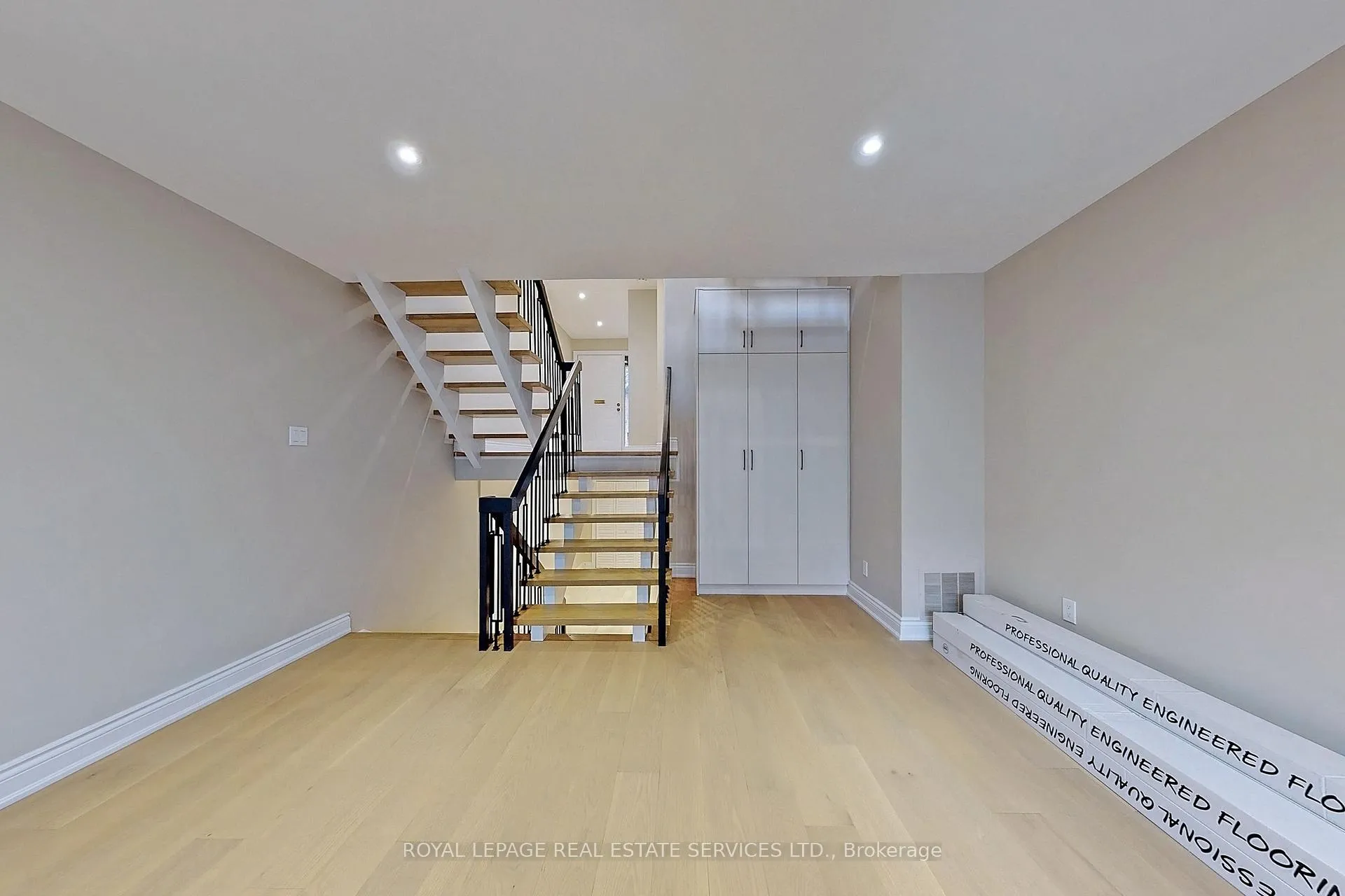 Photo 30 of 26A Dundonald Street, Toronto, Church-Yonge Corridor — HOMEH