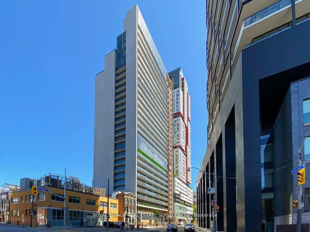 Front of Unit 2116, 330 Richmond Street W