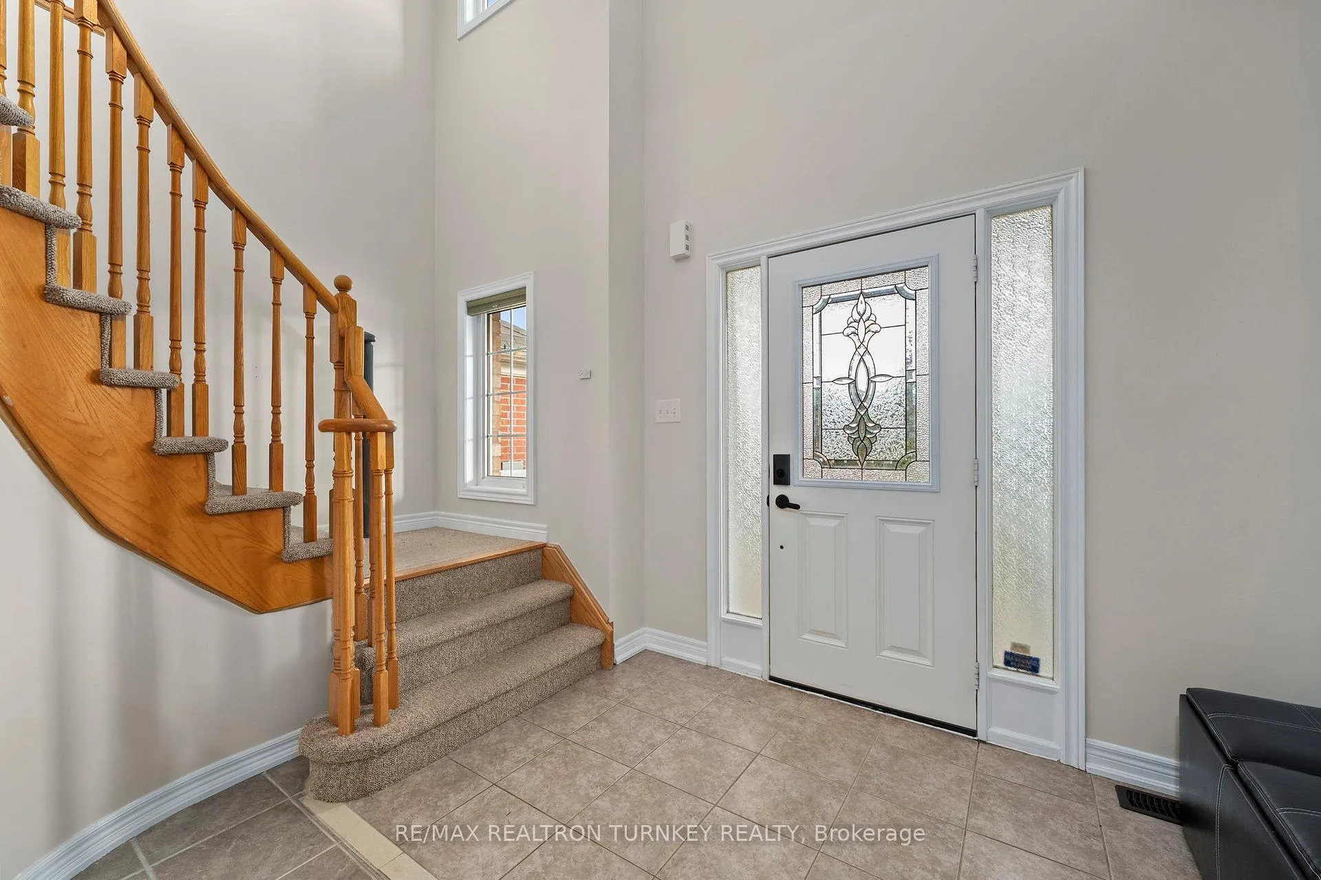 Photo 4 of 44 Joe Dales Drive, Georgina, Keswick South — HOMEH