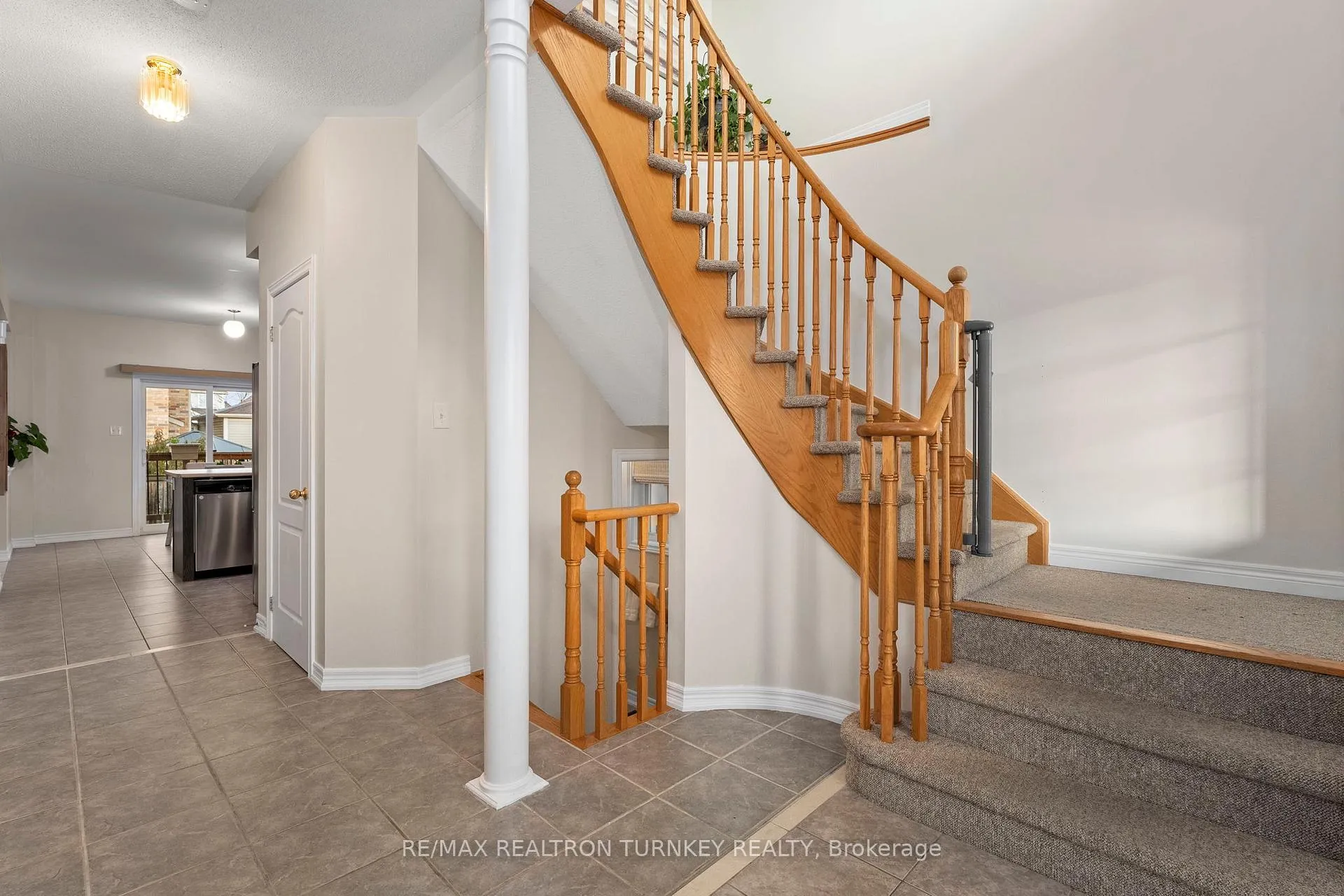 Photo 5 of 44 Joe Dales Drive, Georgina, Keswick South — HOMEH