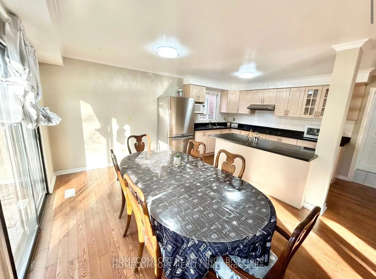 Photo 3 of Unit Upper, 28 Coppard Avenue, Markham, Middlefield — HOMEH