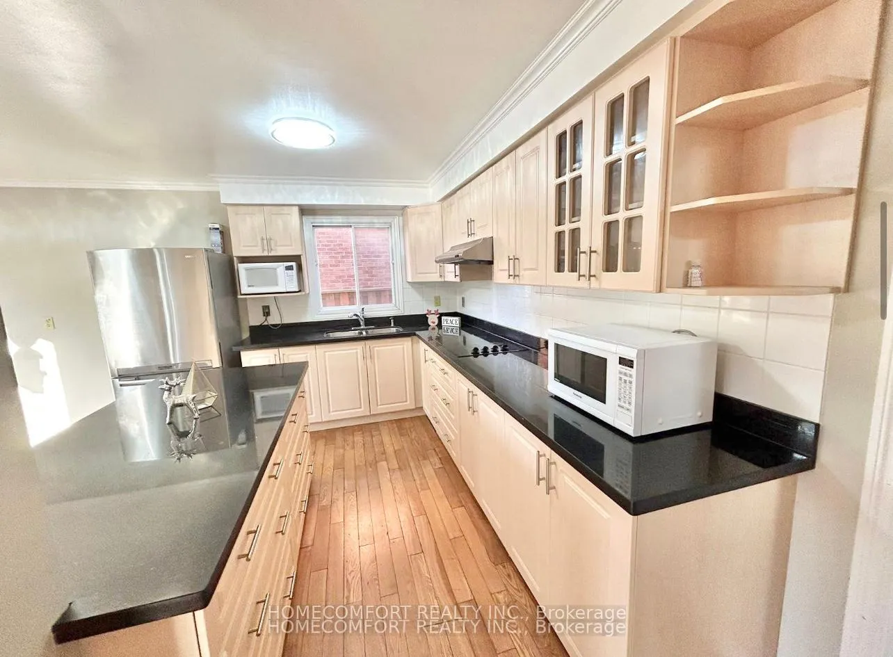 Photo 5 of Unit Upper, 28 Coppard Avenue, Markham, Middlefield — HOMEH