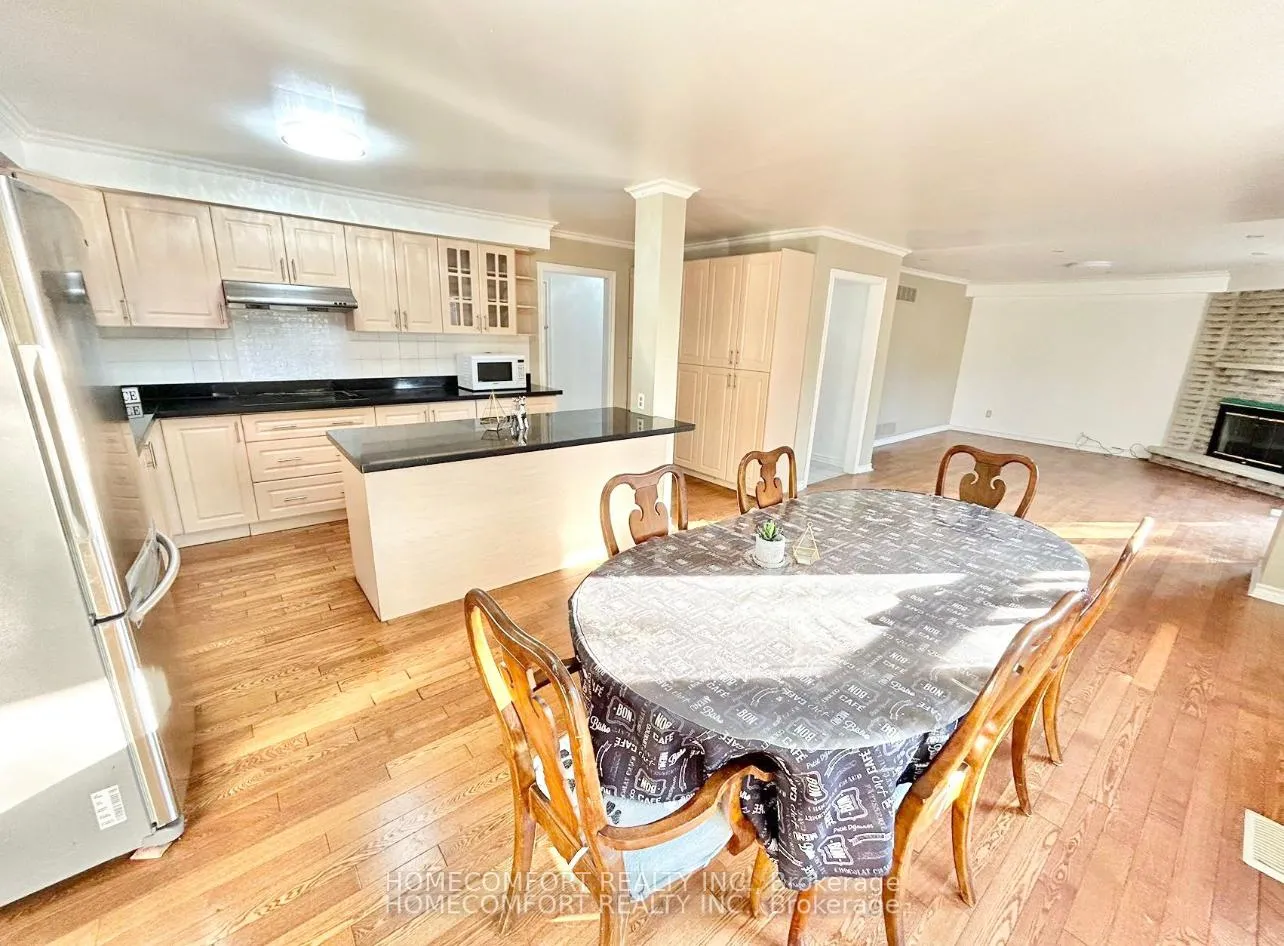 Photo 6 of Unit Upper, 28 Coppard Avenue, Markham, Middlefield — HOMEH