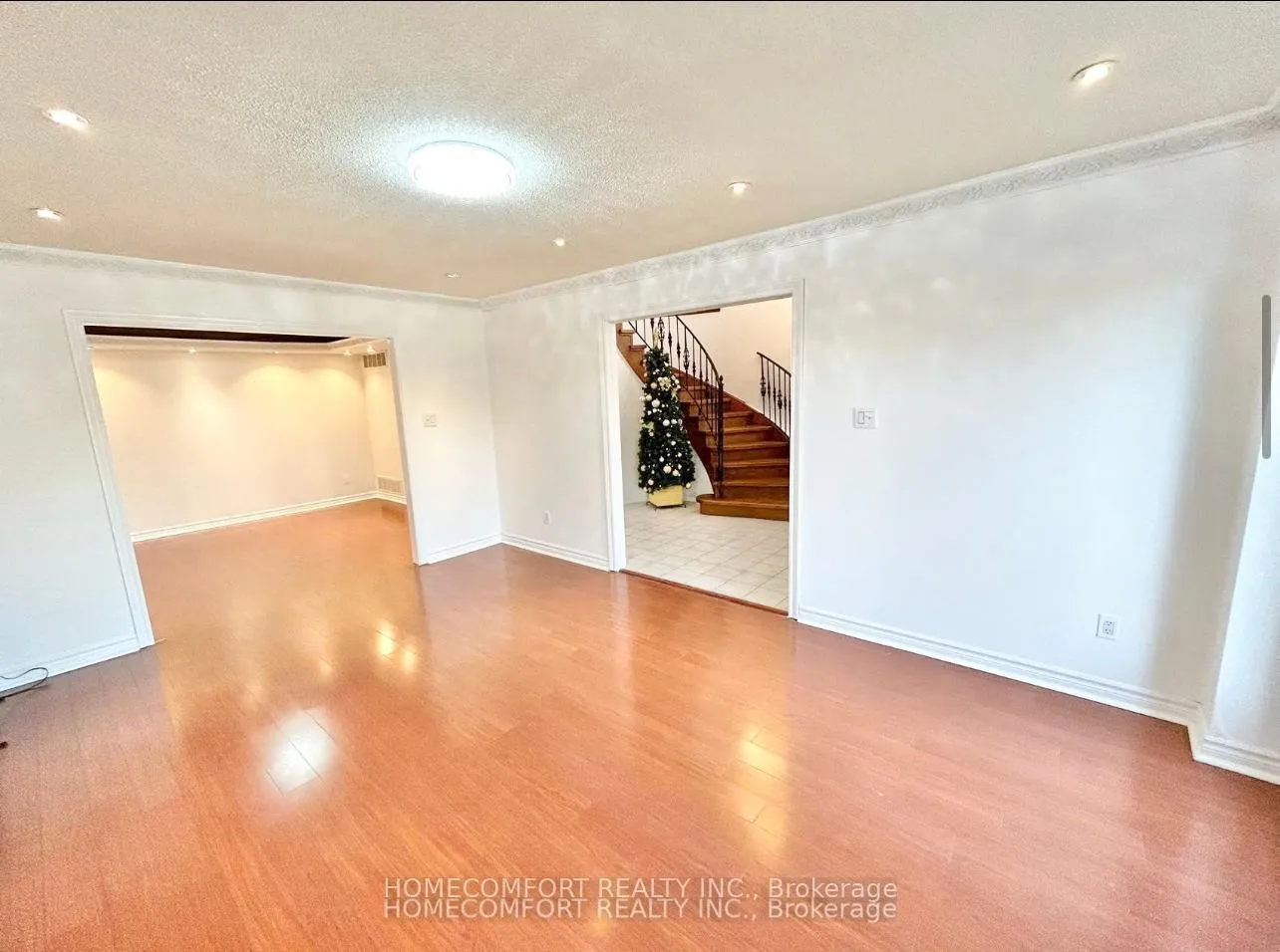 Photo 10 of Unit Upper, 28 Coppard Avenue, Markham, Middlefield — HOMEH