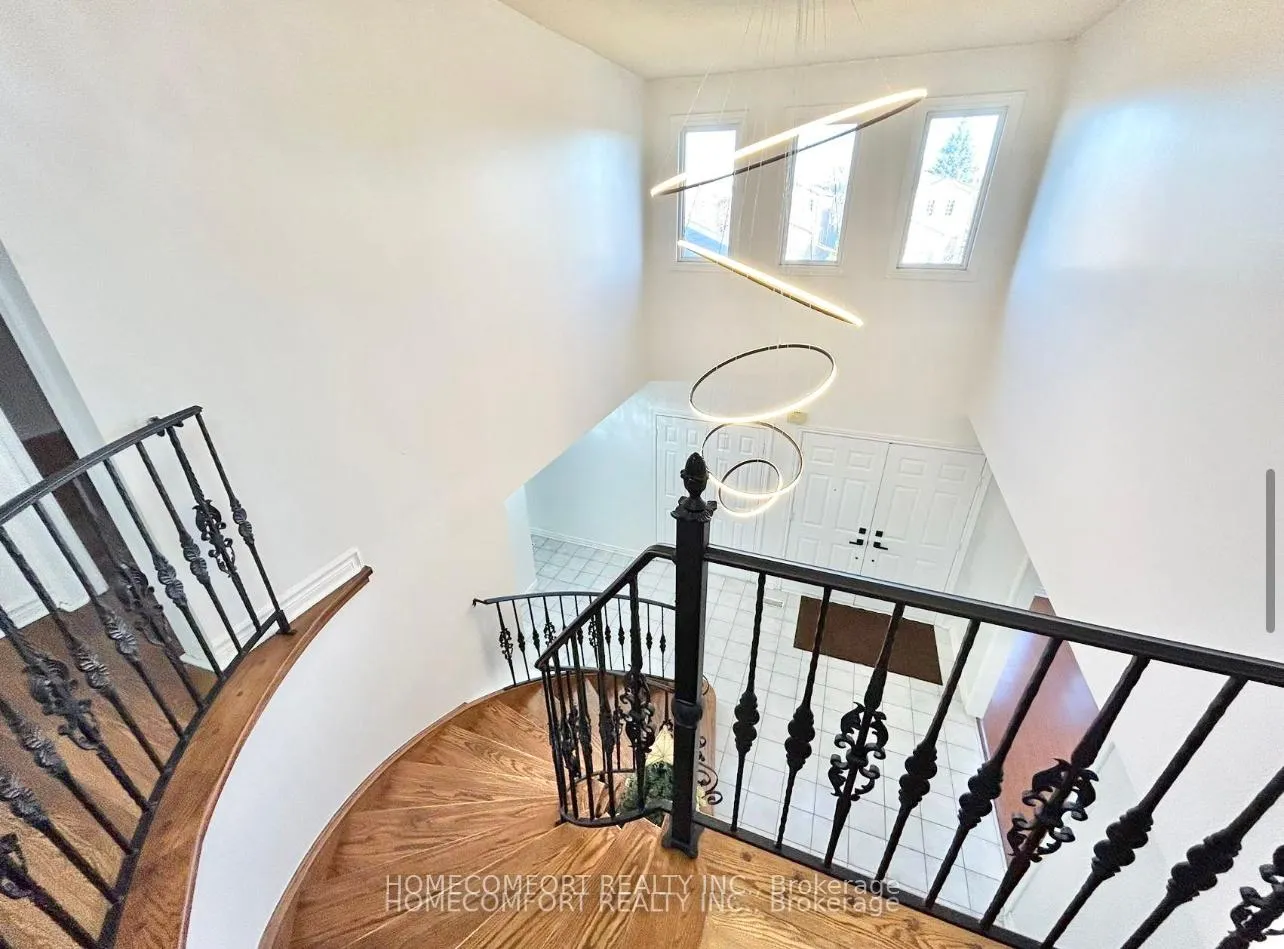 Photo 13 of Unit Upper, 28 Coppard Avenue, Markham, Middlefield — HOMEH