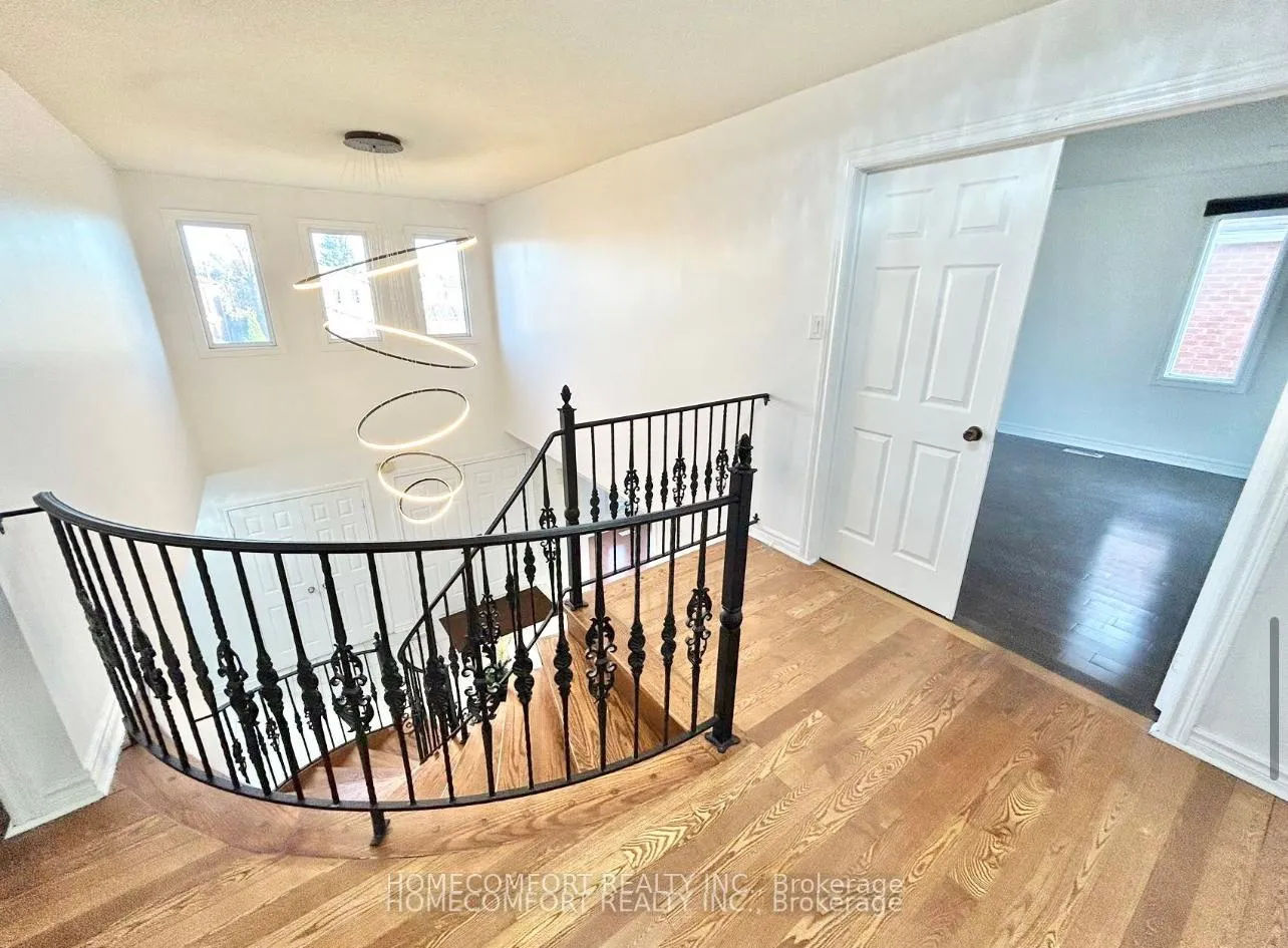 Photo 14 of Unit Upper, 28 Coppard Avenue, Markham, Middlefield — HOMEH