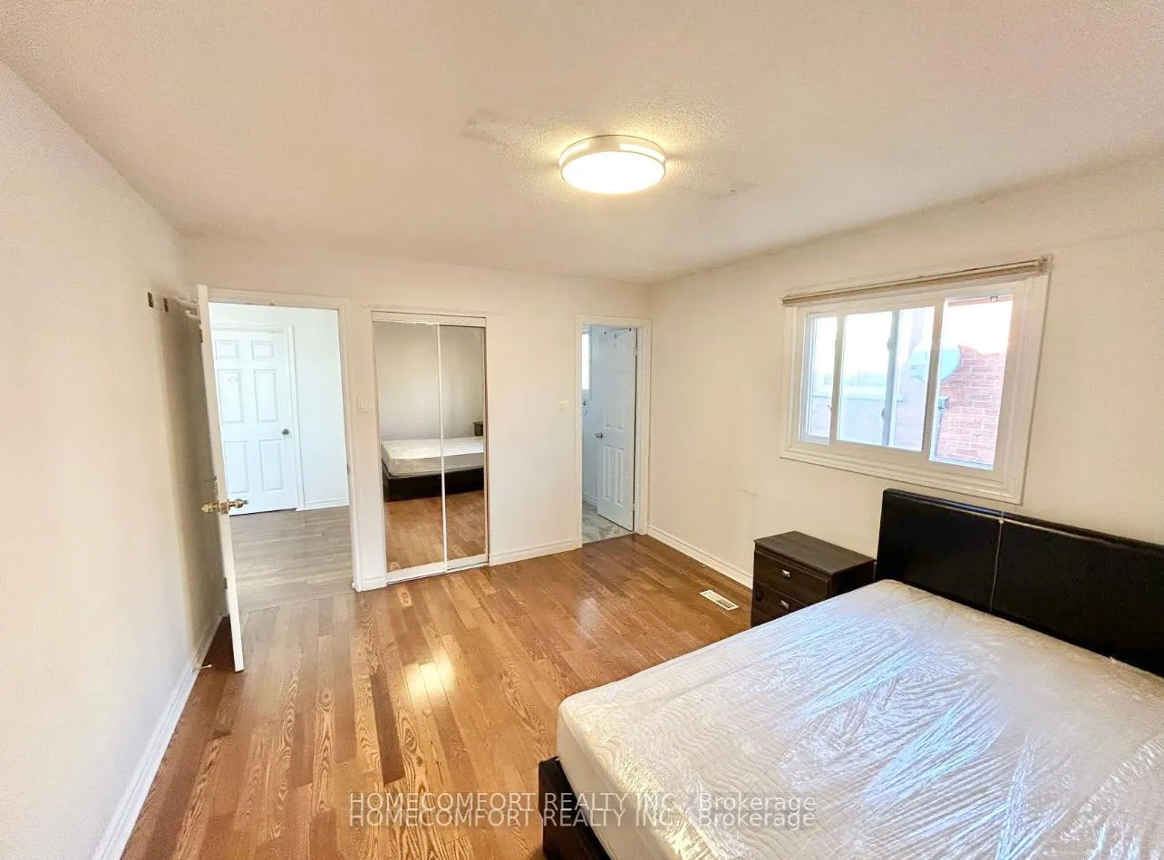 Photo 28 of Unit Upper, 28 Coppard Avenue, Markham, Middlefield — HOMEH