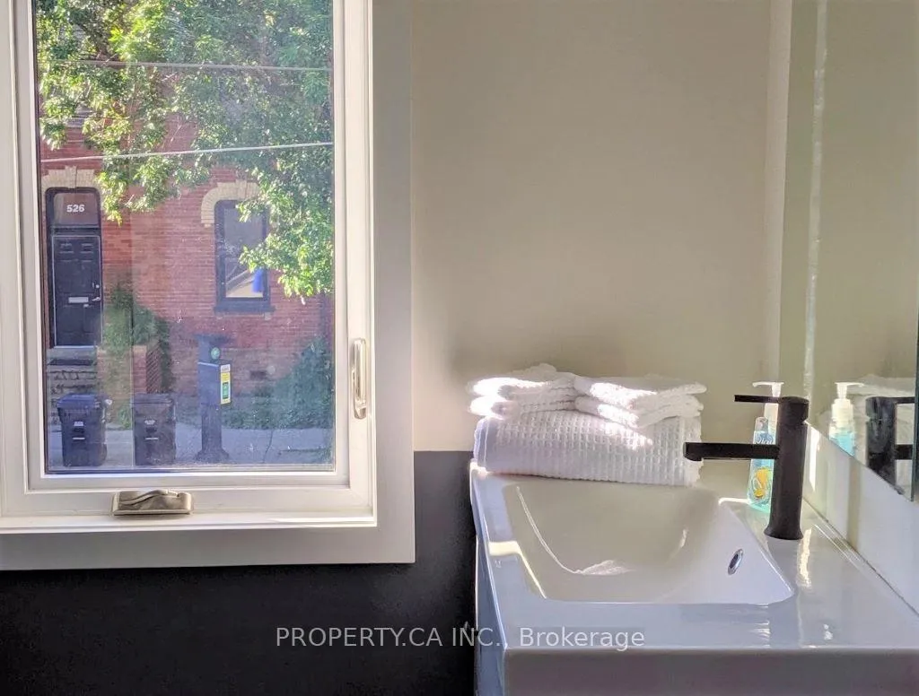 Photo 8 of Unit A, 501 Queen Street, Toronto, Moss Park — HOMEH