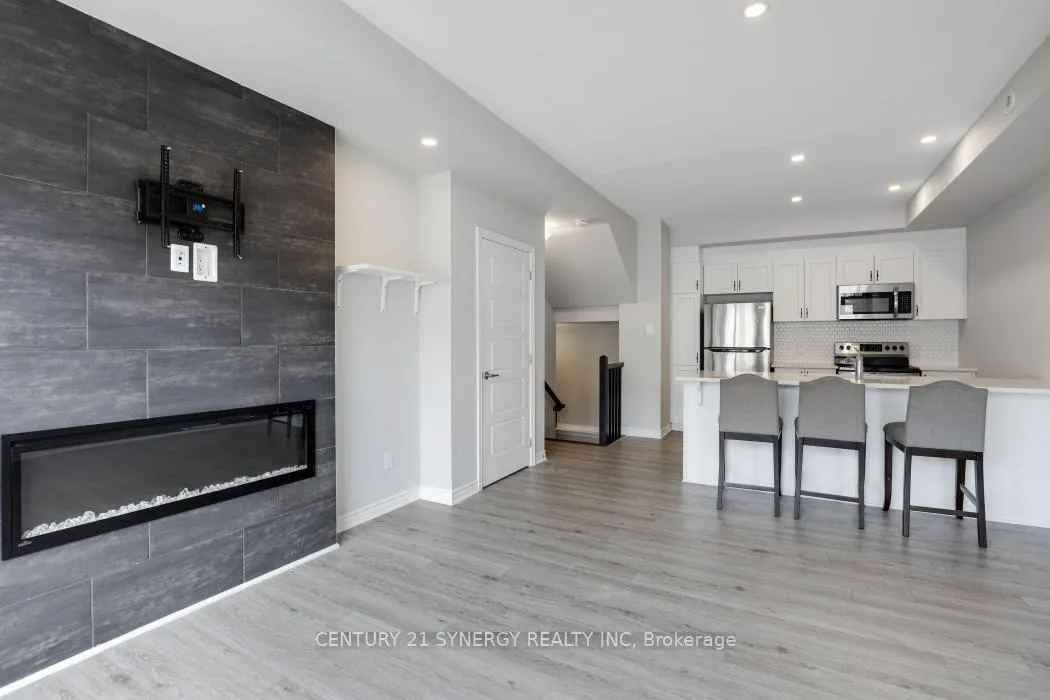 Photo 9 of 816 Mikinak Road S, Ottawa, CFB Rockcliffe and Area — HOMEH