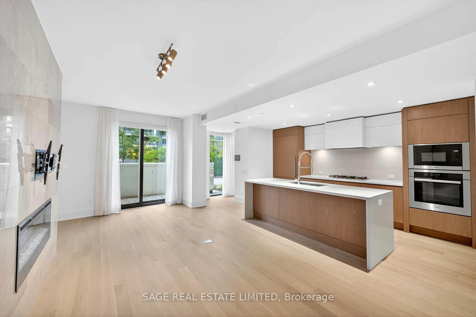 Photo 2 of Unit 105, 118 Merchants' Wharf, Toronto, Waterfront Communities — HOMEH