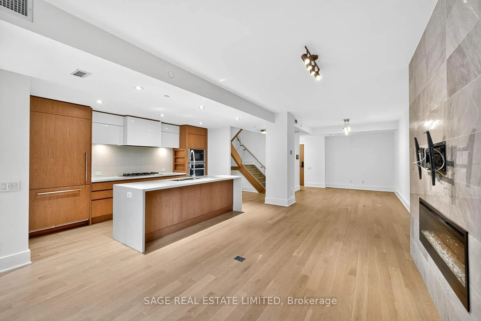 Photo 3 of Unit 105, 118 Merchants' Wharf, Toronto, Waterfront Communities — HOMEH