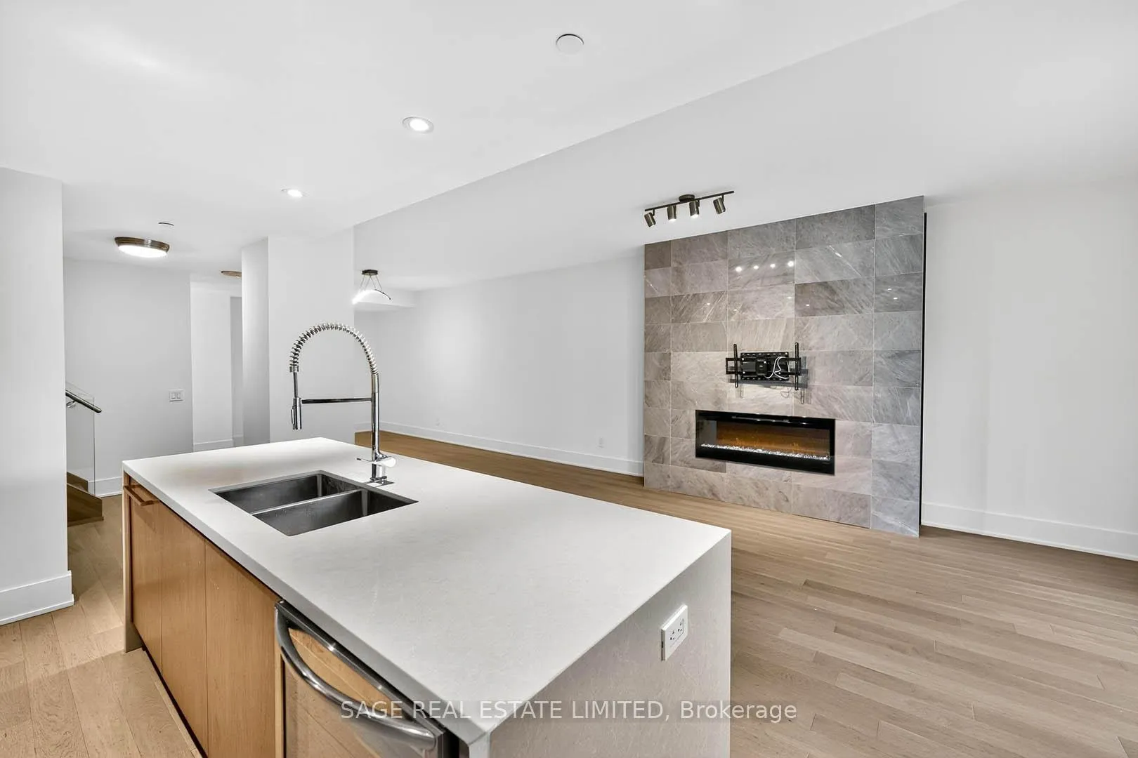 Photo 10 of Unit 105, 118 Merchants' Wharf, Toronto, Waterfront Communities — HOMEH