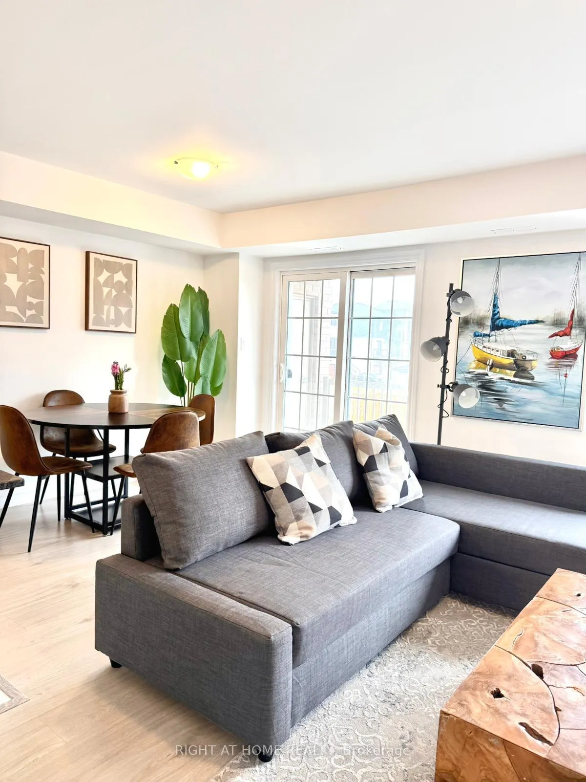 Photo 3 of Unit #2, 31 Pumpkin Corner Crescent, Barrie, Rural Barrie Southeast — HOMEH