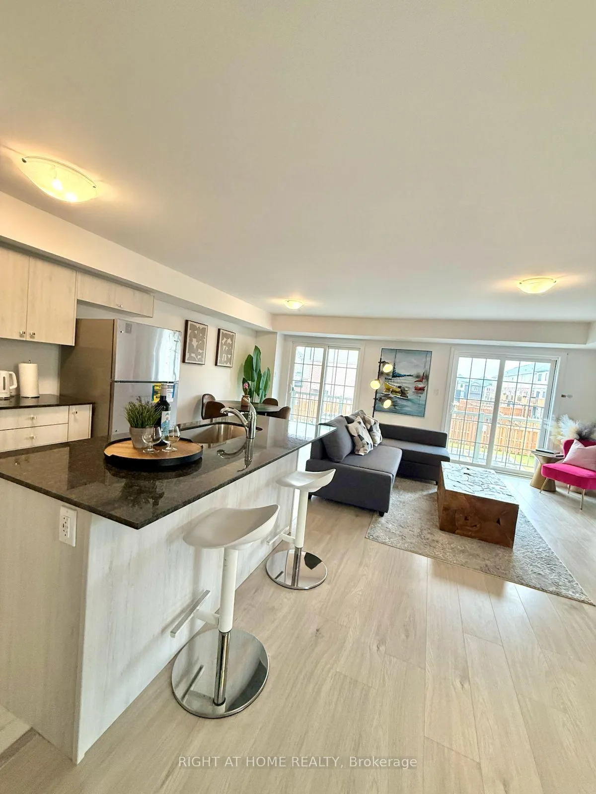 Photo 6 of Unit #2, 31 Pumpkin Corner Crescent, Barrie, Rural Barrie Southeast — HOMEH