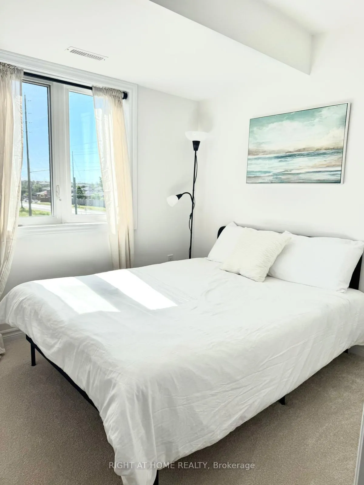 Photo 10 of Unit #2, 31 Pumpkin Corner Crescent, Barrie, Rural Barrie Southeast — HOMEH