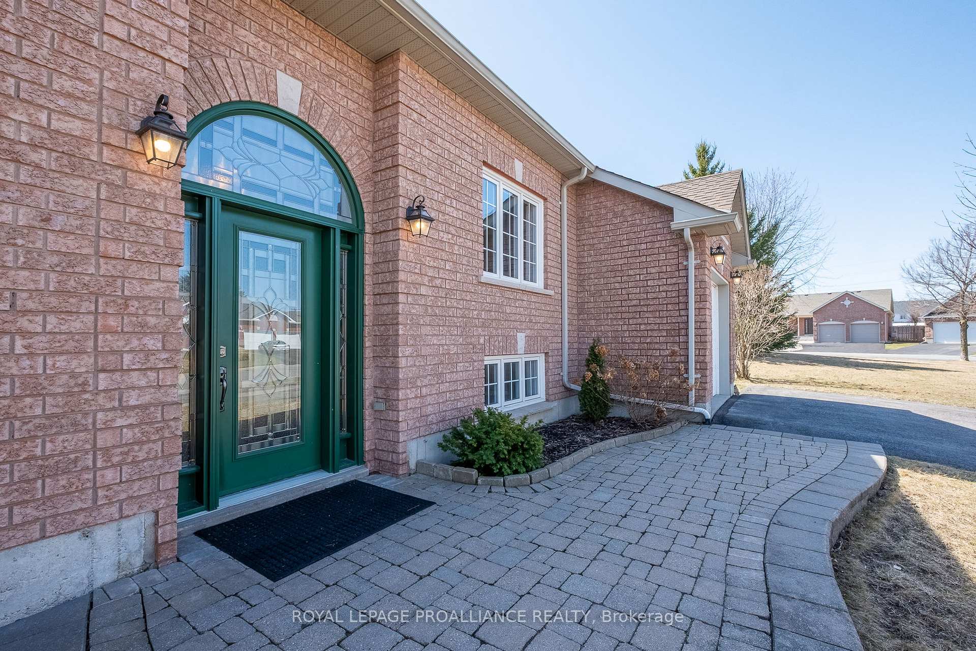 Photo 7 of 822 Munson Crescent, Cobourg — HOMEH