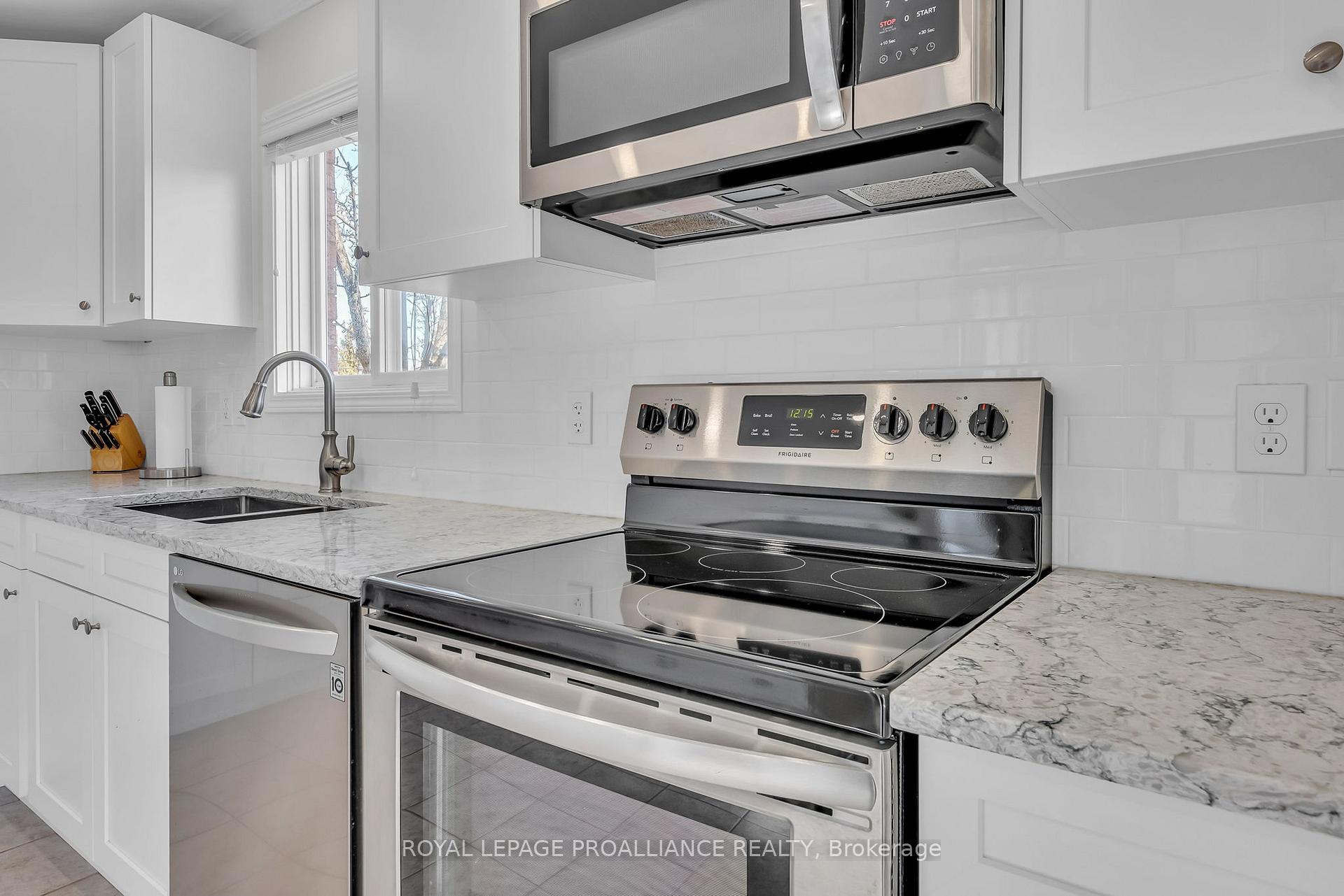 Photo 16 of 822 Munson Crescent, Cobourg — HOMEH
