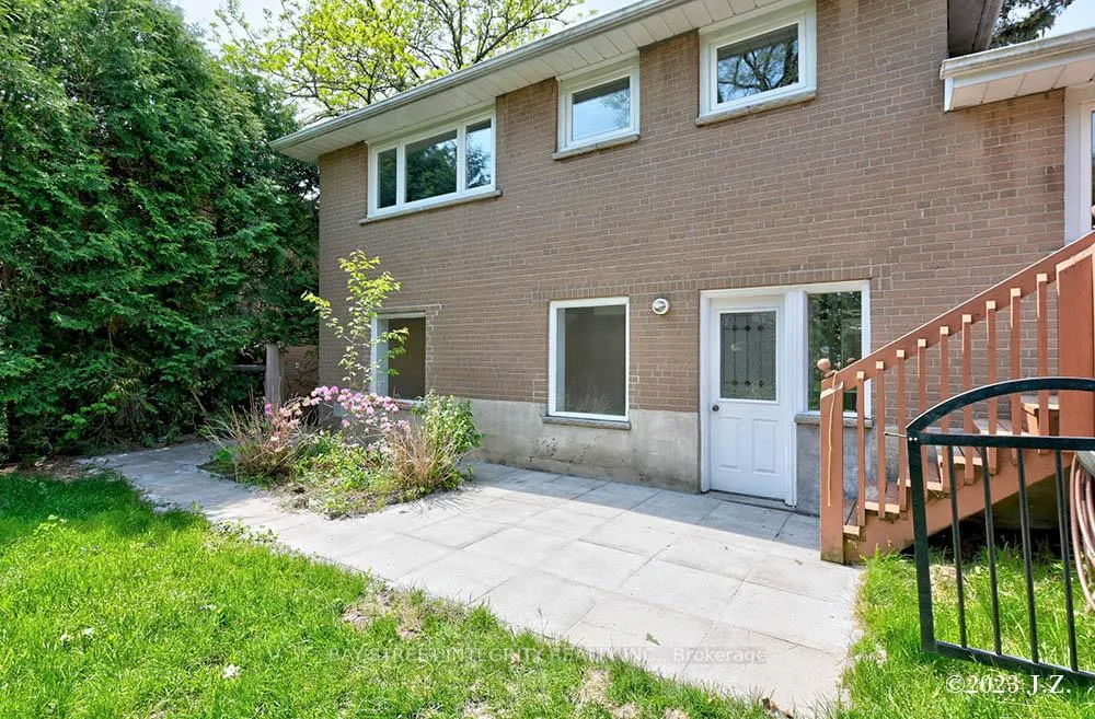 Photo 2 of Unit Lower, 27 Heathview Avenue, North York, Bayview Village — HOMEH