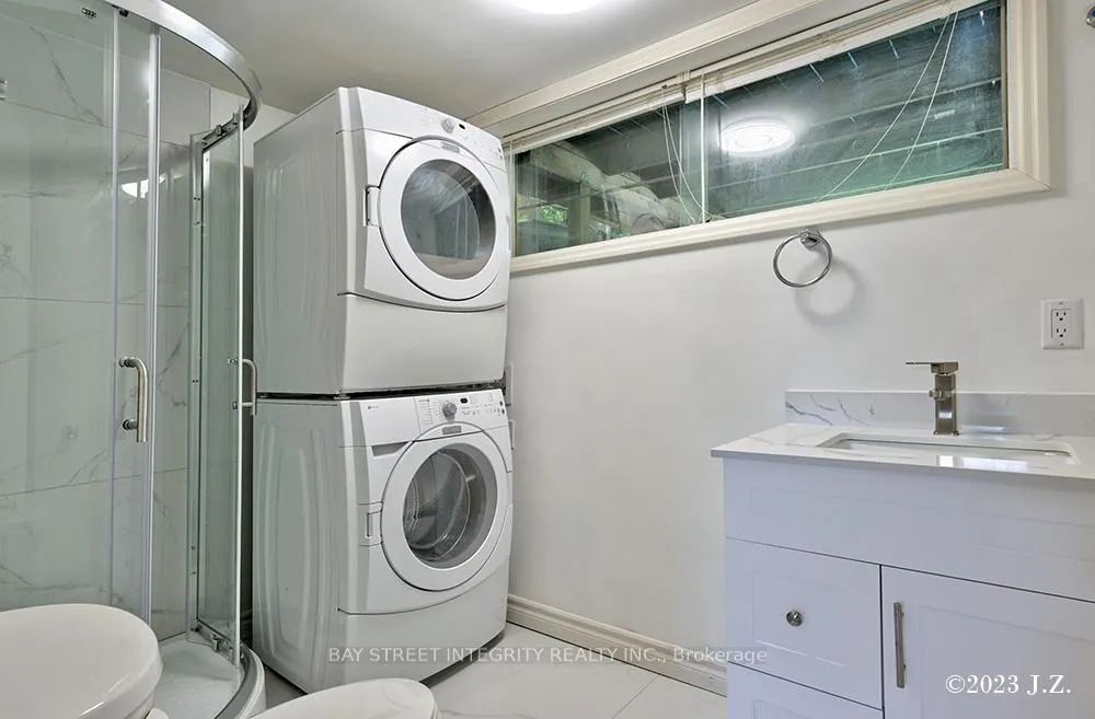 Photo 9 of Unit Lower, 27 Heathview Avenue, North York, Bayview Village — HOMEH