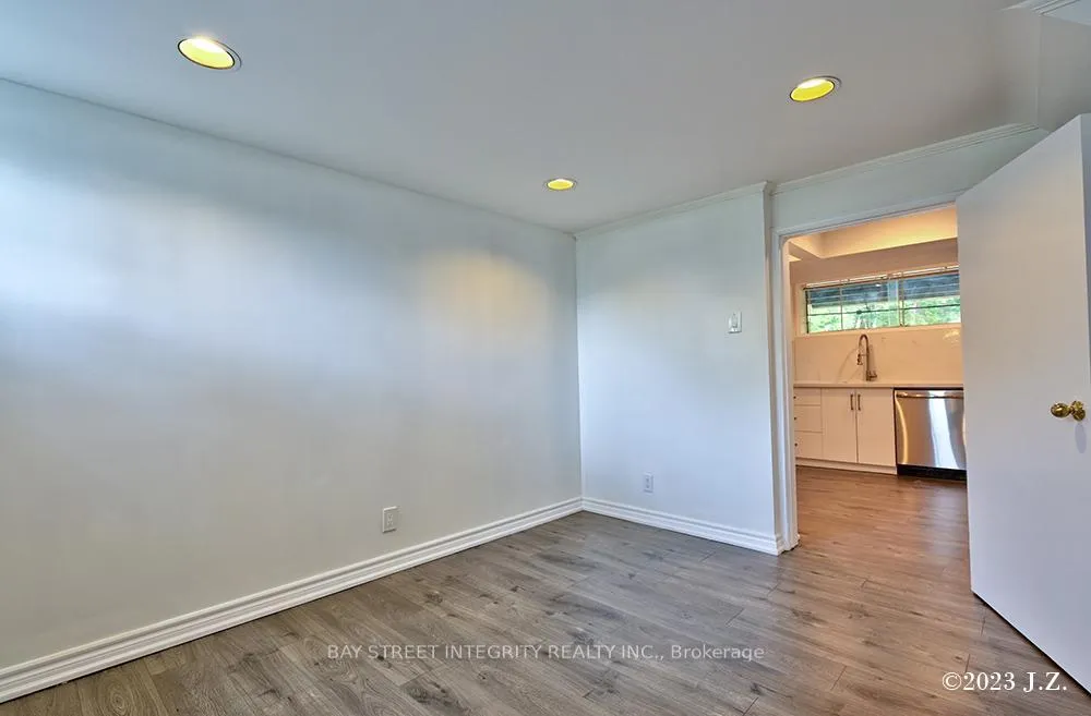 Photo 11 of Unit Lower, 27 Heathview Avenue, North York, Bayview Village — HOMEH