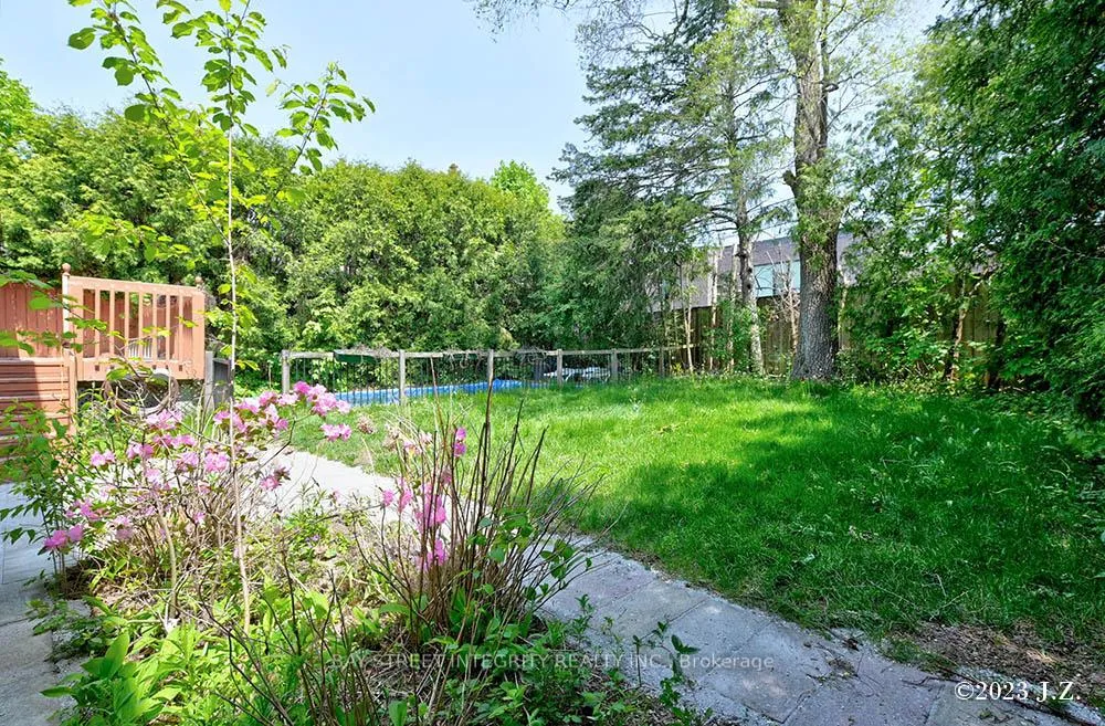 Photo 15 of Unit Lower, 27 Heathview Avenue, North York, Bayview Village — HOMEH