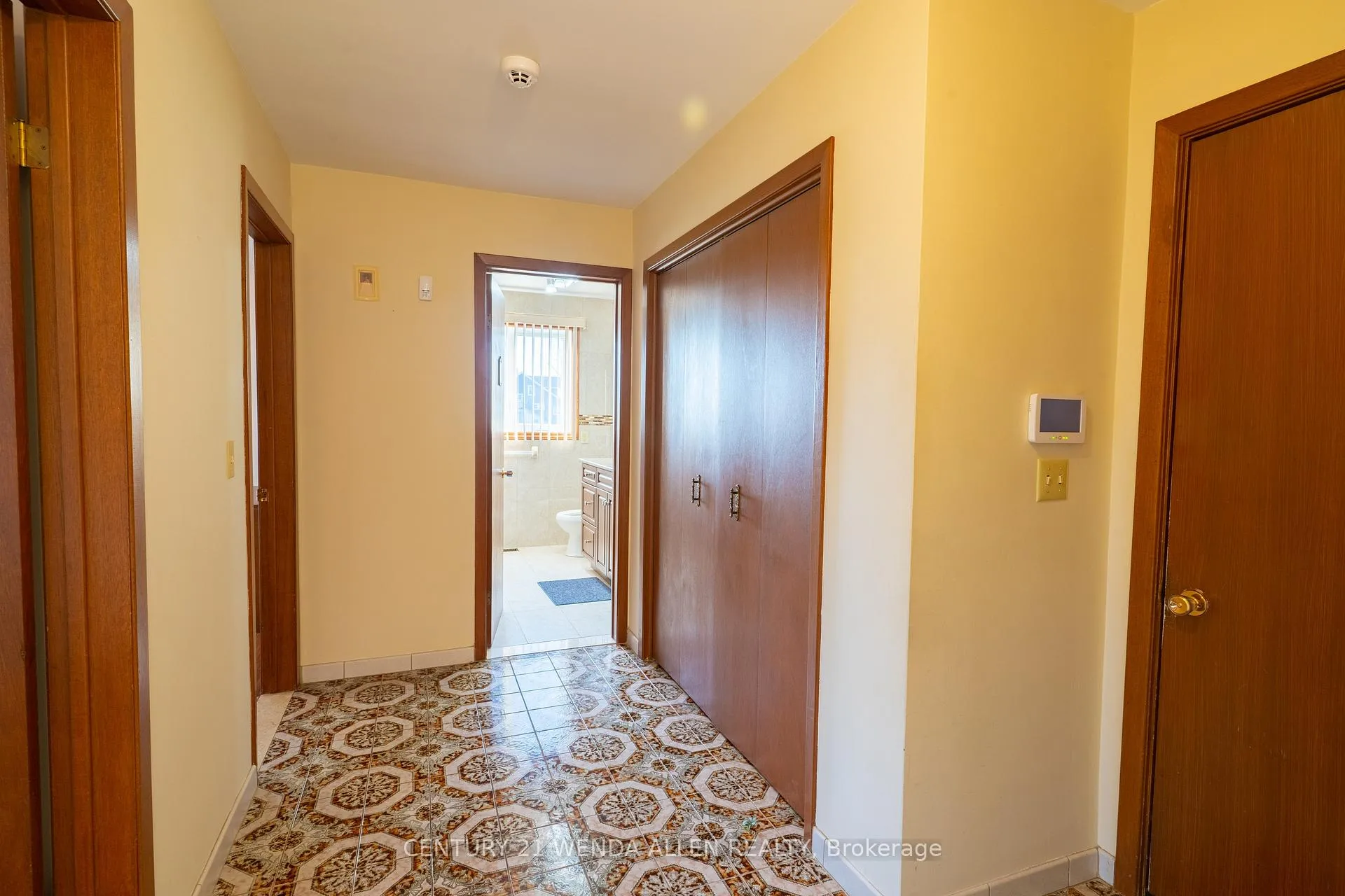 Photo 24 of 408 Mersea Road 3, Leamington — HOMEH