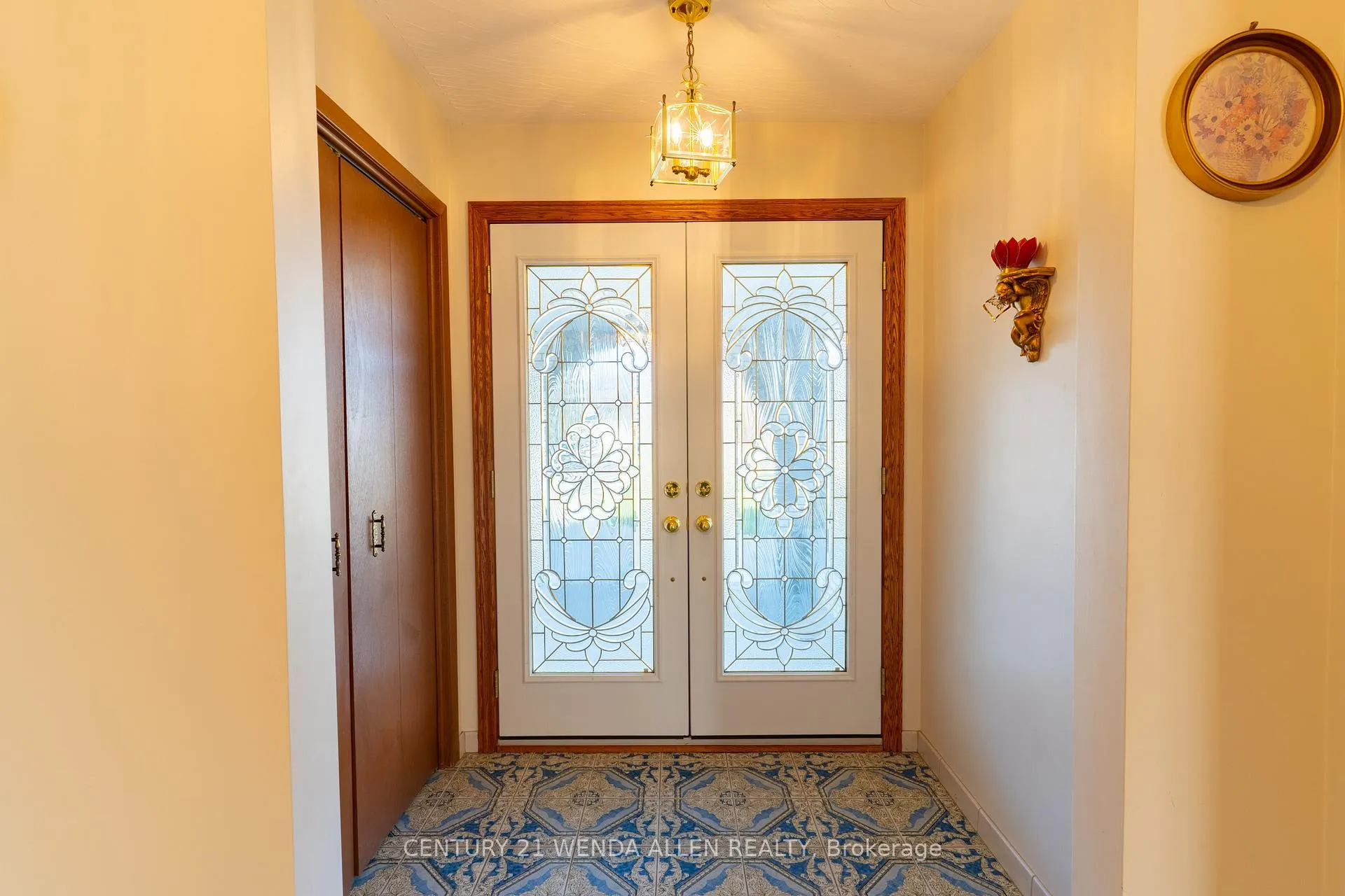 Photo 26 of 408 Mersea Road 3, Leamington — HOMEH