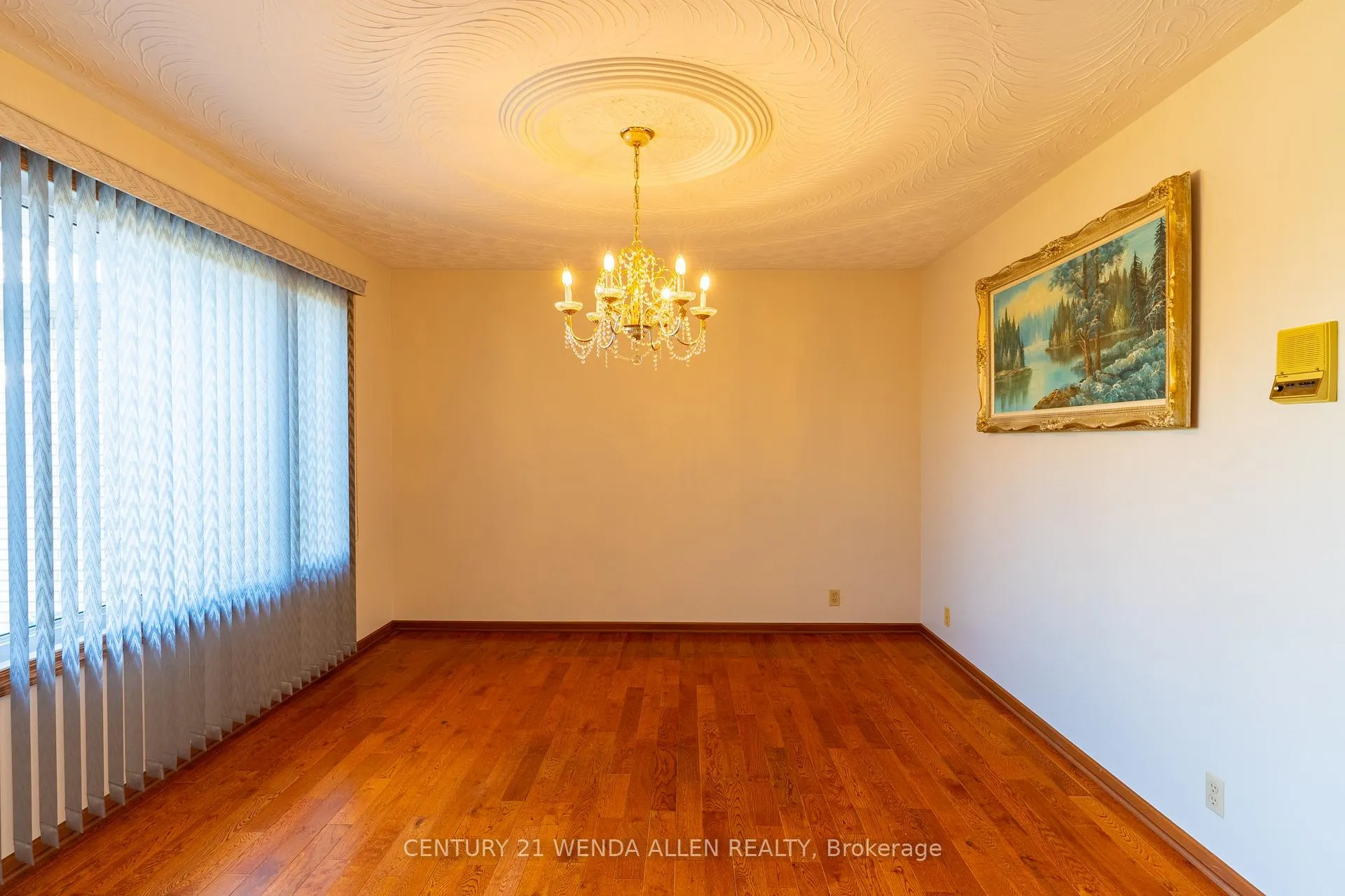 Photo 32 of 408 Mersea Road 3, Leamington — HOMEH