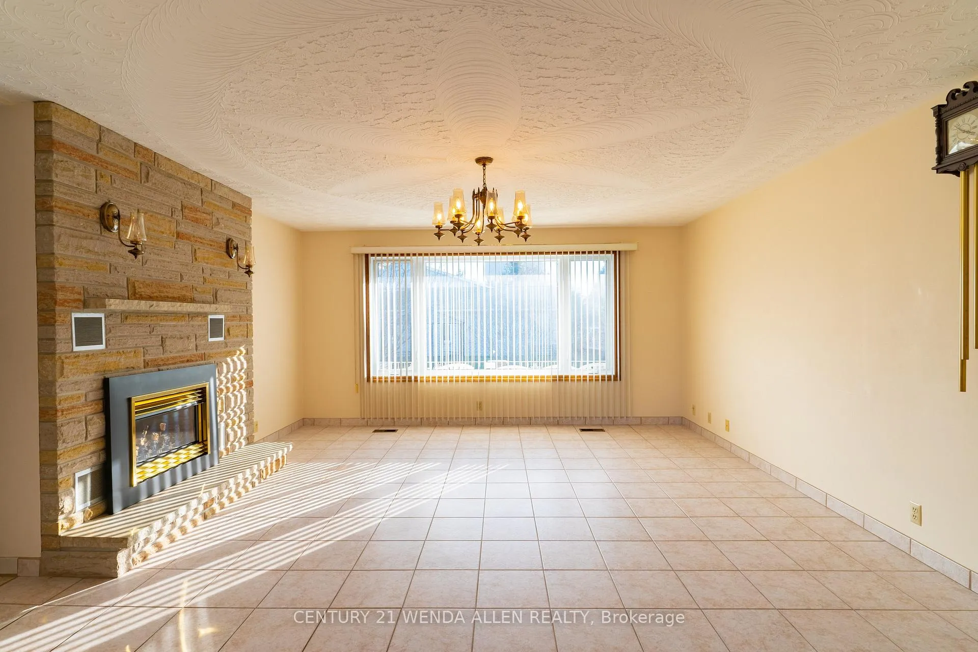 Photo 33 of 408 Mersea Road 3, Leamington — HOMEH