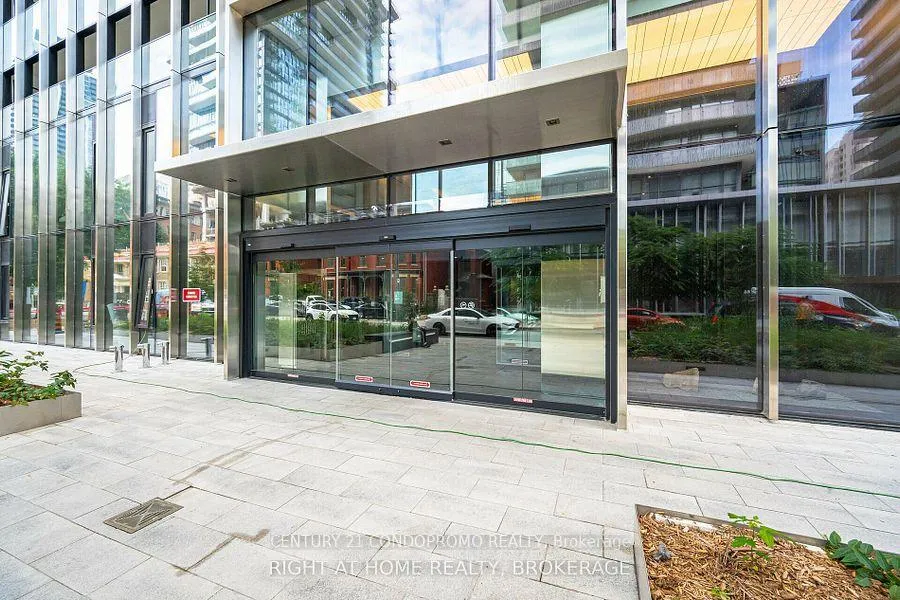 Photo 2 of Unit 4405, 55 Charles Street E, Toronto, Church-Yonge Corridor — HOMEH
