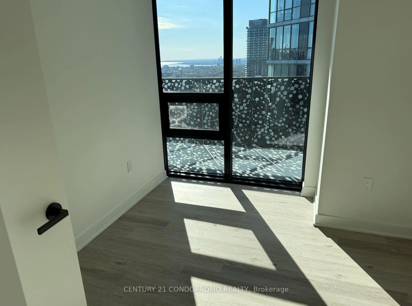 Photo 14 of Unit 4405, 55 Charles Street E, Toronto, Church-Yonge Corridor — HOMEH