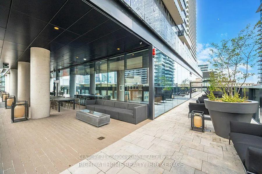 Photo 17 of Unit 4405, 55 Charles Street E, Toronto, Church-Yonge Corridor — HOMEH