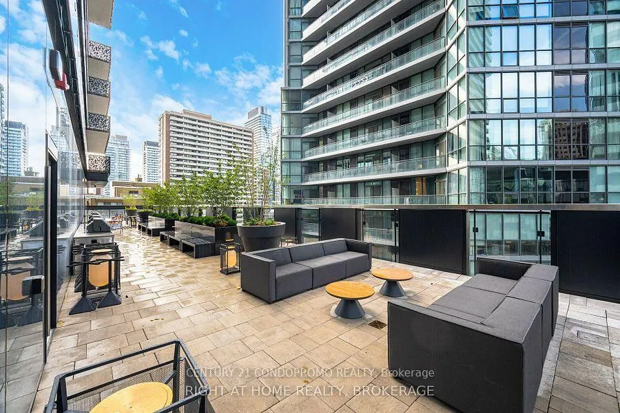 Photo 18 of Unit 4405, 55 Charles Street E, Toronto, Church-Yonge Corridor — HOMEH
