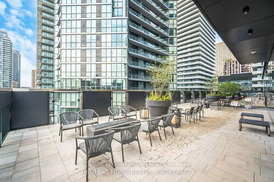 Photo 19 of Unit 4405, 55 Charles Street E, Toronto, Church-Yonge Corridor — HOMEH