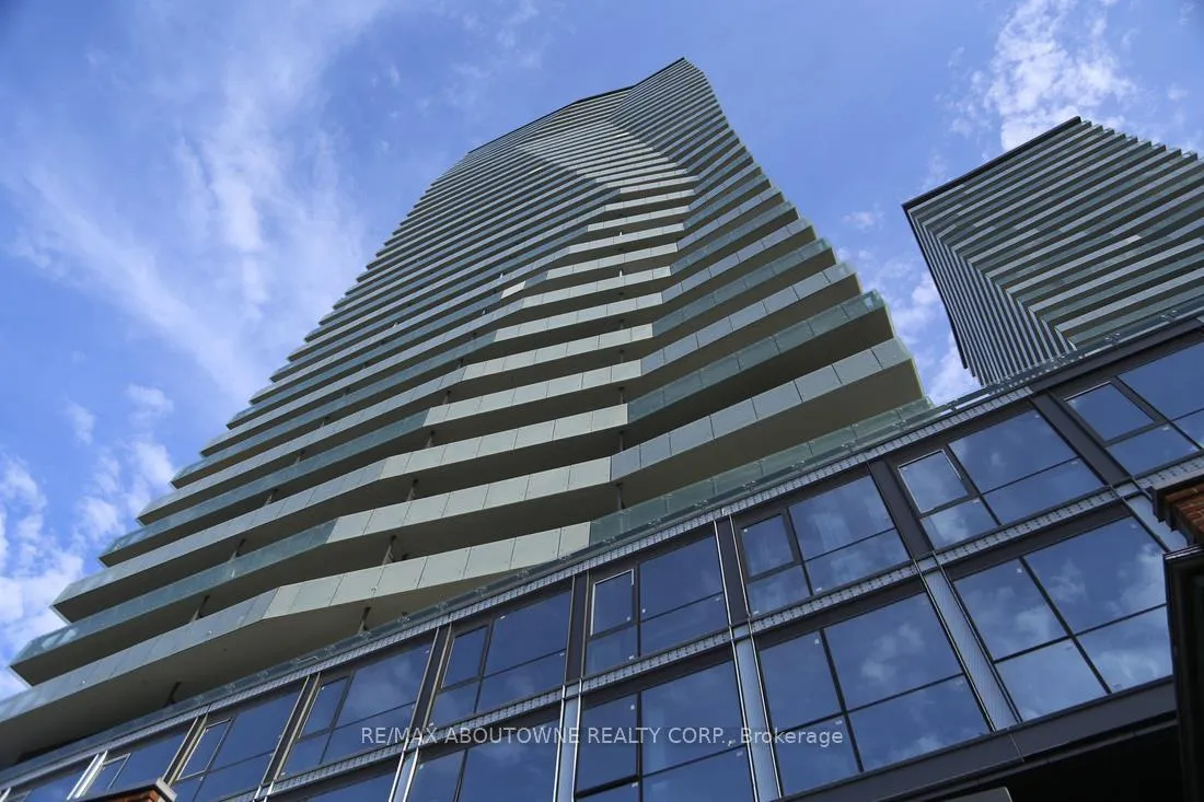 Front of Unit 2310, 390 Cherry Street